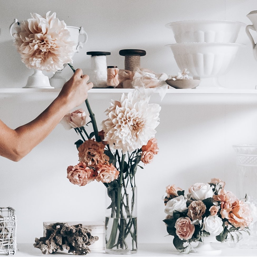 These cafe dahlias 💫 #northernbeacheswedding #northernbeachesflorist #sydneyweddingflorist #sydneyweddingflowers