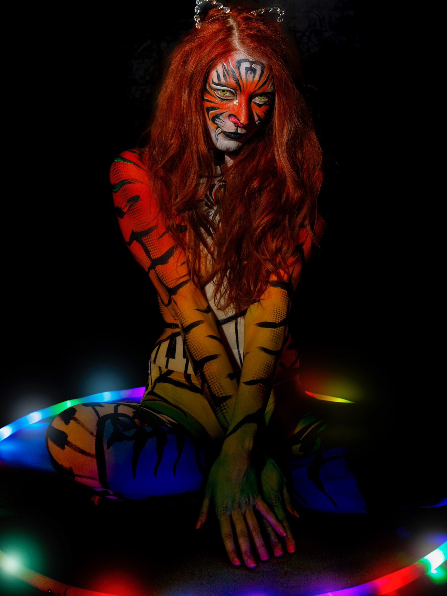 Looking back to my first full body paint ever! @vixenrainfreya was such a gem through this process!
This was almost a year ago.
#bodyart #bodypainting #rainbowtiger #art #facepainter