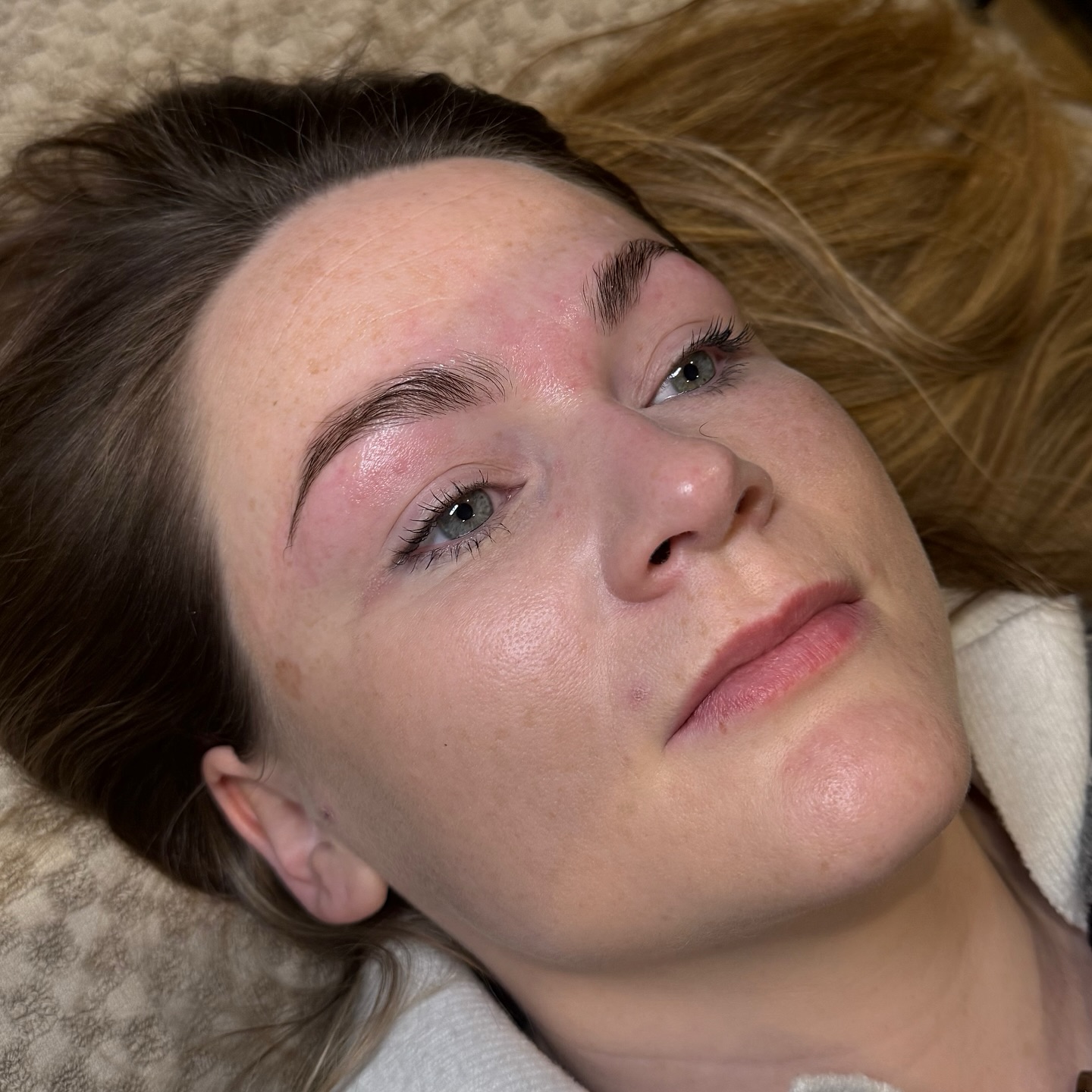 If only we had the before picture….
Brows aren’t always an instant fix, sometimes they’re a progression.
And honestly? We’re seeing that so much lately.
Over-plucked. Over-laminated. Uneven growth.
It takes a little perseverance at the start to undo years of habits and bring the brows back into balance.
That’s where we come in 🤍
Whether it’s precise threading, gentle waxing or a strategic brow lamination, we tailor each appointment to what your brows actually need…. not a one-size-fits-all trend.
The goal?
Brows that sit right on your face, grow back healthier and get better with every visit.
So… are you team thread, wax, or laminate?
Ready to trust the process and let us guide you?
✨ Progress > perfection.
✨ Results come with consistency.
Treatment- Brow lamination by @lisa.thebeautymindset
.
.
.
#TheBeautyLab #BrowProgress #TrustTheProcess #YorkBrows #RealResults #browsyork #yorkbrows #browlamination #browthreadyork #browthreadingyork #threadingyork #york #acomb