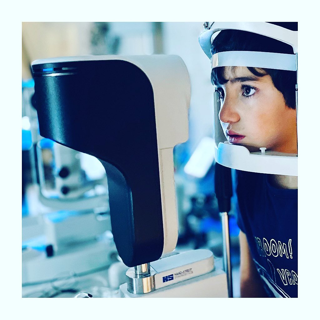 Mesure de la Longueur Axiale de l’Oeil pour suivre l’évolution de la Myopie chez l’enfant.
Fiers d’être le Premier Centre d’optique & optométrie en France à utiliser le nouveau LENSTAR Myopia de HaagStreit, dans le cadre du Contrôle Myopique.
#myopiamanagement #myopiacare #myopiacontrol #optometryrocks #axiallenght #lenstarmyopia #luneau #wearevisionspecialists #lesopticienseyelike