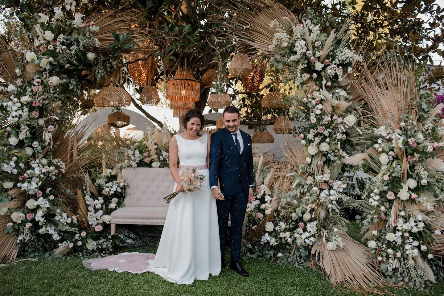 FANTASÍA
Boda de Almudena & Javier 🔝
@epuntowp
@karmenarreglosflorales
@omicronbodas
@guadalquivircatering
@naumiuemurachef @uemurarestaurante
@matillafotos
@joseluisgilgado
@mrfilmmakers
@gaiterosasturianos
@benjaminnavaviolin
@popdelarte @obladirecords
@grupocositawena
@chemaerasundj
@maxaudio_sonidoeiluminacion
@bellezaabsolutacc
@rollingbufon
@batucadabadajoz
@paseosdeluxe
@gincocktl
@lopez_garabaya
#pulpeiros
@santa_catalina_events
