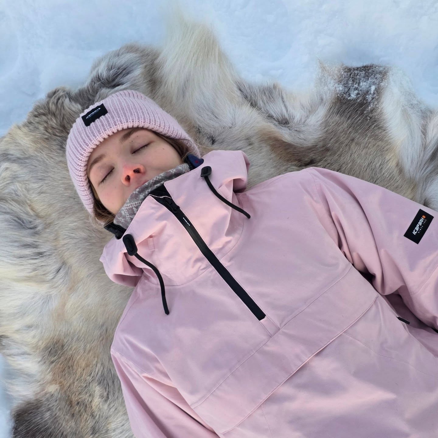 🦌✨ Reindeer Yoga – a gentle way to connect with the North ✨🧘♀️
Experience something truly one-of-a-kind with Reindeer Yoga – a beautiful way to blend into northern nature, slow down, and immerse yourself in nature wellbeing alongside reindeer.
Our “yoga studio” is located in the heart of a reindeer farm, surrounded by forest, sky, and the calm rhythm of northern life. The walls are made of trees and reindeer, and the ceiling is the open northern sky. As you move and breathe, you’ll hear only hooves on snow and the whisper of wind through the pines.
The session is practiced on warm reindeer hides, offering natural warmth and grounding even in true nordic conditions. During the yoga, you'll hear stories about reindeer, seasonal rhythms, and everyday life in the North.
No previous yoga experience is needed – just an open mind, a love for nature, and a willingness to slow down.
This peaceful experience creates a deep connection between body, mind, animals, and the wild beauty of the North.
💚 A moment to pause, breathe, and truly be present.
🦌✨ Porojooga – sulaudu pohjoisen luontoon ✨🧘♀️
Porojooga on ihana ja ainutlaatuinen tapa pysähtyä, hengittää ja uppoutua pohjoisen luontohyvinvointiin – porojen omassa maailmassa.
Joogaharjoitus tapahtuu keskellä porotarhaa, metsän, taivaan ja hiljaisuuden ympäröimänä. Joodasalin seinänä ovat puut ja porot, kattona avoin pohjoinen taivas. Kun istut hetken hiljaa, kuulet vain porojen askeleet ympärilläsi
Harjoitus tehdään lämpimien porontaljojen päällä, jotka pitävät varpaat lämpimänä ja maadoittavat luonnollisesti – jopa pohjoisen pakkasissa. Lempeän joogan lomassa kuulet tarinoita poroista ja pohjoisesta elämästä.
Porojooga ei vaadi aiempaa joogakokemusta – vain avoimen mielen, rakkauden luontoon ja halun hidastaa hetkeksi.
Tämä on hetki olla läsnä, kuunnella ja tuntea yhteys itseesi, eläimiin ja pohjoisen villiin kauneuteen.
💚 Hetki, jota et koe missään muualla.
@kujalanporotilasince1860 @mytrail_munpolku
#munpolku
#porojooga
#rukakuusamo
#reindeeryoga
#naturewellbeing