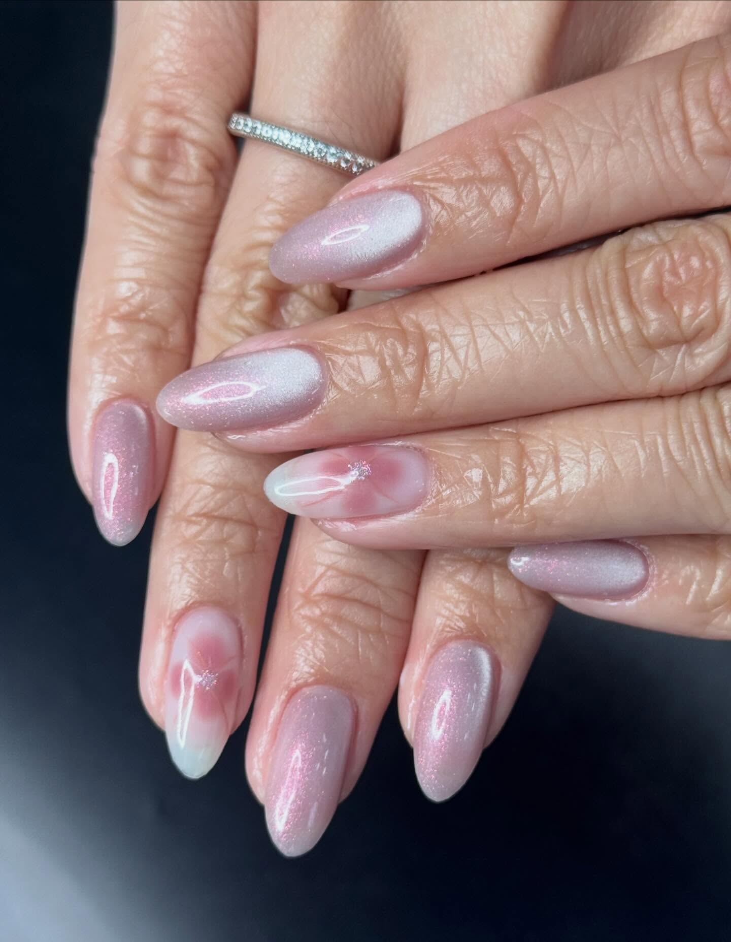 Nails in full bloom - #gelmani w/design 🌸🎀
•
•
•
#BostonNails #nailsnailsnails #flowernailart #naildesigns