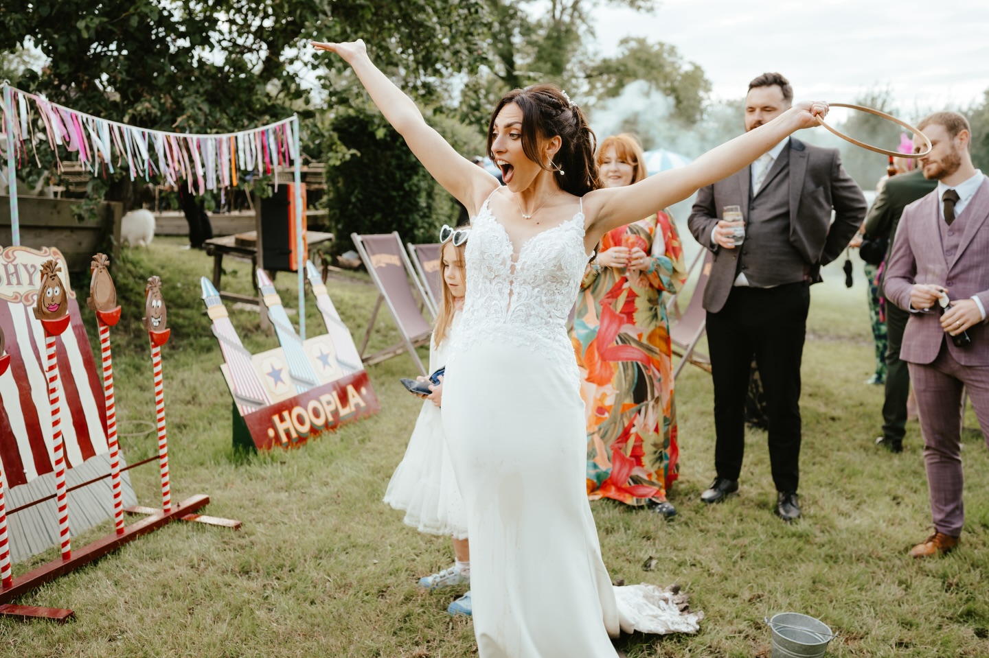 One of the best images ever! Well caught @ariennejonas
@willowtreebourn #gardengames #havingfun #weddingday #bride2026 #fyi