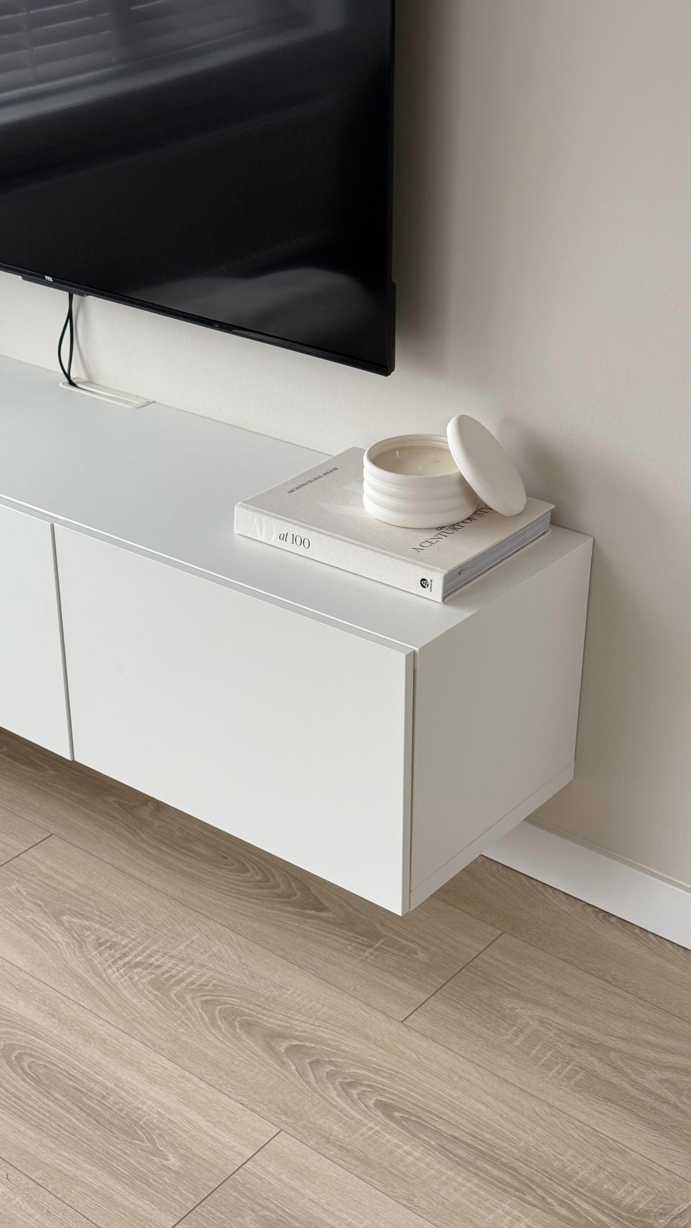 Strak afgewerkt tot in de details β¨ #prorandafwerking #plinten #team #bouwvak #vakwerk