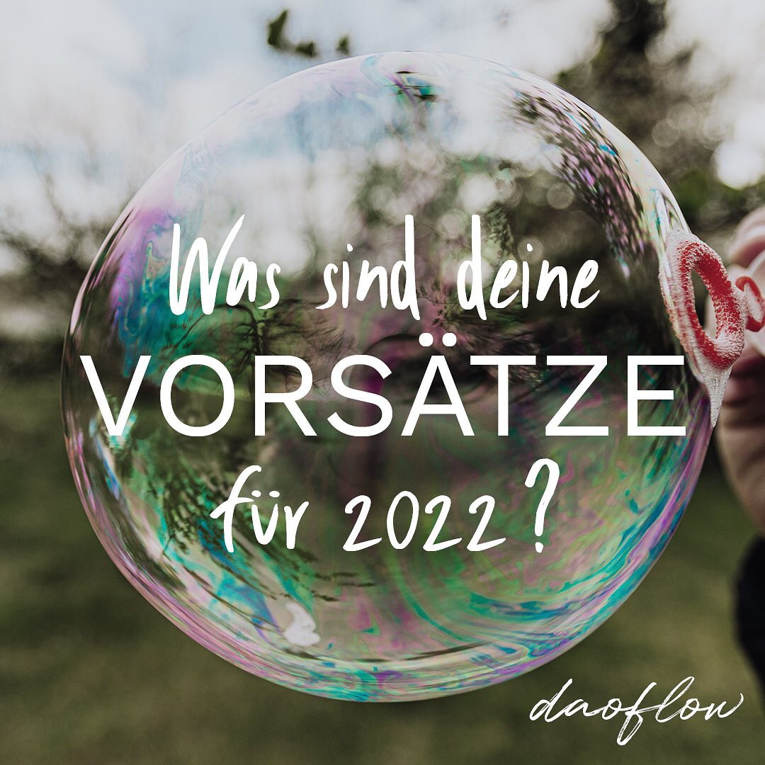 Damit deine Vorsätze in 2022 nicht wie eine Seifenblase zerplatzen, drei Tipps wie du diese verwirklichst:
1. Definiere klar deine Wünsche. Schreib' sie am besten auf.
2. Formuliere sie so, dass sie für dich realistisch erreichbar sind.
3. Mach' deine Ziele messbar.
Was sind deine Vorsätze für 2022? Und wie willst du sie umsetzen?
.
.
.
.
.
#vorsätze2022 #neuesjahr2022 #daoflow #taichideutschland #qigongdeutschland #taichionline #qigongonline #taichiqigong #schönebewegung #lebenimjetzt #achtsamleben #innerebalance #innereharmonie #imeinklangmitmir #ruhigergeist #auszeitvomalltag #durchatmen #ausgeglichenheit #stressbewältigung #körperbewusstsein #sportzuhause #gesünderleben