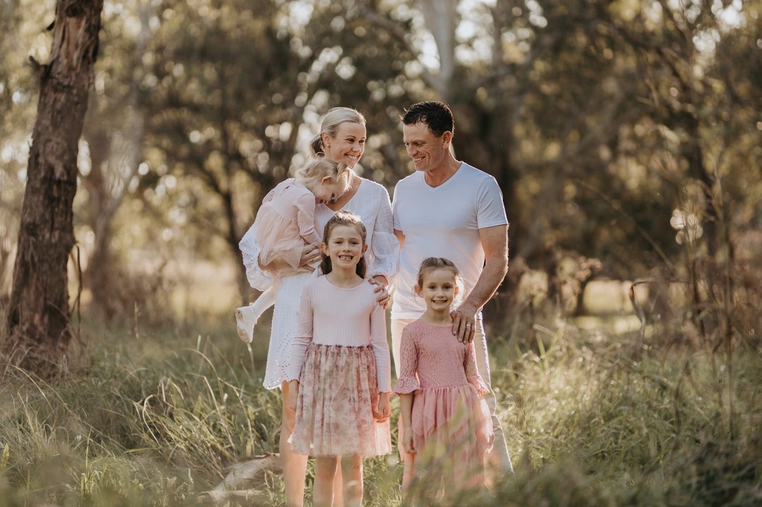 Thinking about updating your family photos?
Send a message. Taking bookings for the Winter Family Sessions. 😊