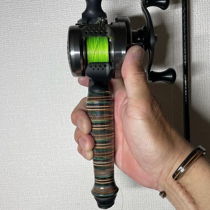 Fishing Rod Handle. 🧰 @katsumihieda
#fishing #fishingrod #fishingrods #fishinglife #recycledskateboards #skateboard #skateboarding #skate #diy #reclaimedwood #woodworking #wood #woodworkingdads #woodworker #woodturning #skateandcreate #fisherman