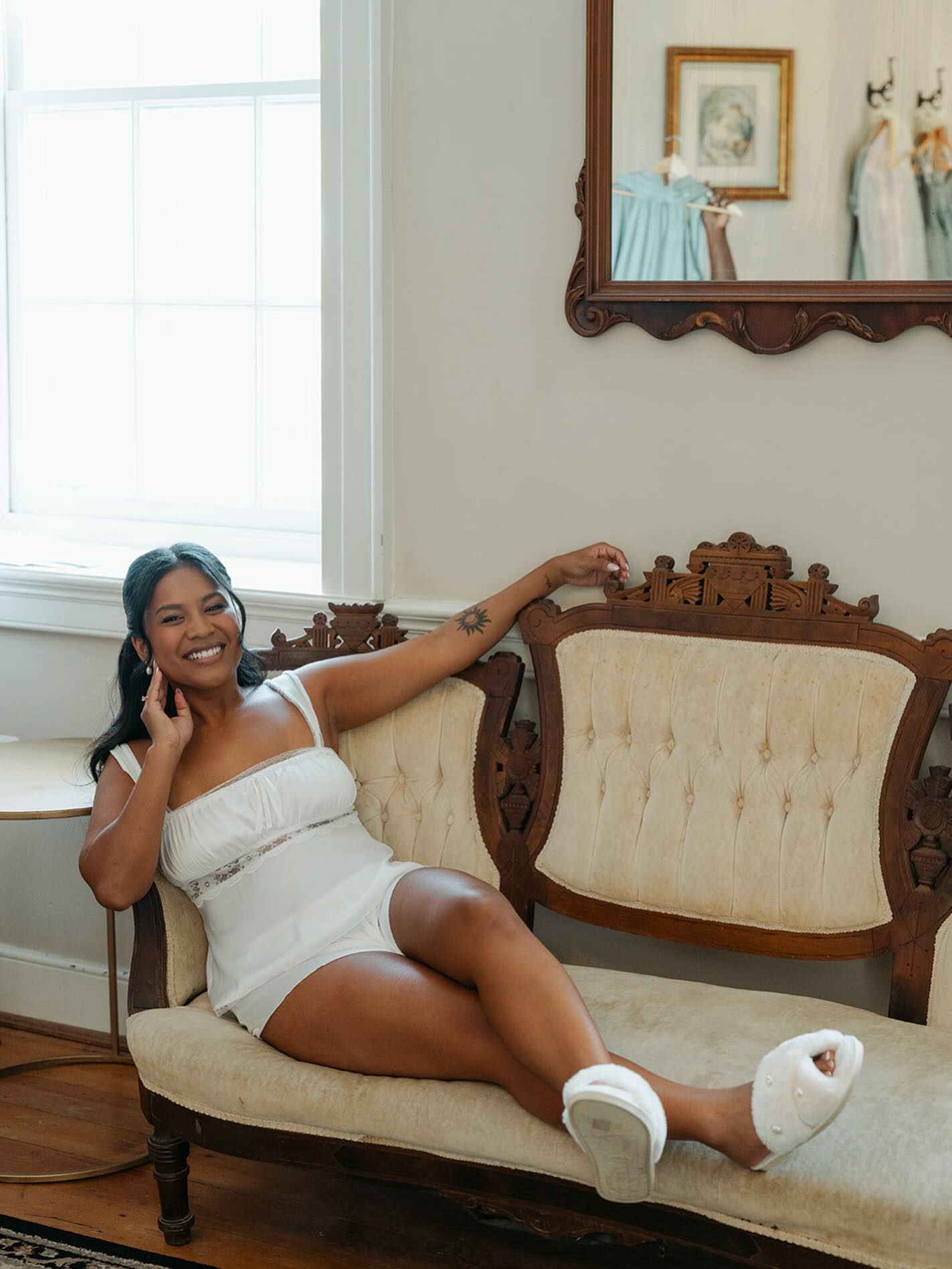 Calm, cozy, and casually glowing before the ‘I do.’ ✨
Coordination - @dmvweddingsandevents
Venue - @springfield_manor
Photo - @isabelbrachophotos
Florals - @thurmanandfig
Hair - @beyond.the.updo
Make up - @beautifulliflawedbridal
Mocktail supplies - @gateway_liquors
Rentals - @countrycreekfarmhousetables
Photo booth - @activephotobooth