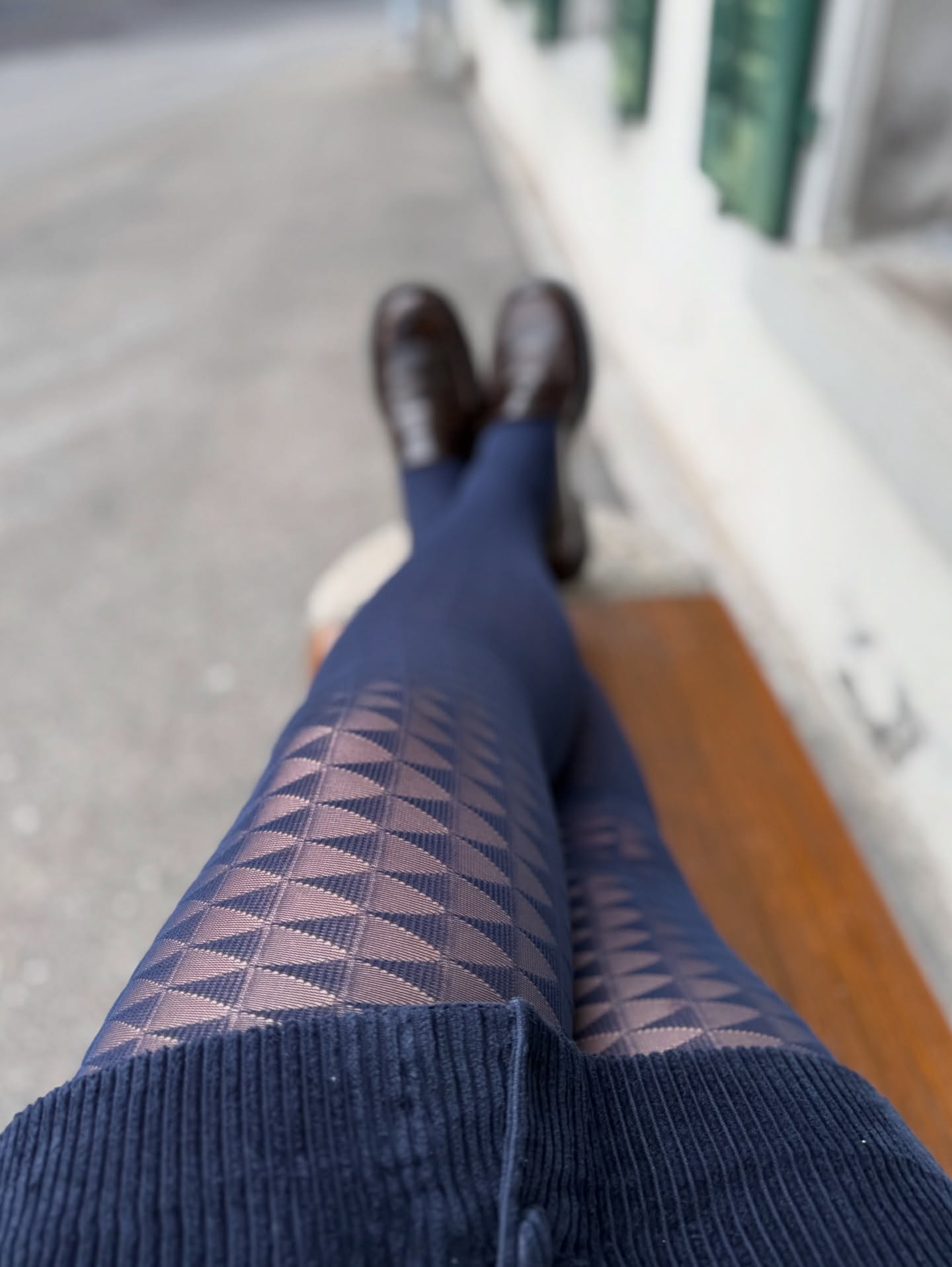Solidea Pyramid 70
Soft. Supportive. Stylish.
70 den microfiber tights with a minimalist geometric design 🔺
Graduated compression (12–15 mmHg) for legs that feel as good as they look.
Elegance you can feel 👠
Available in black, blu navy, moka and rubino