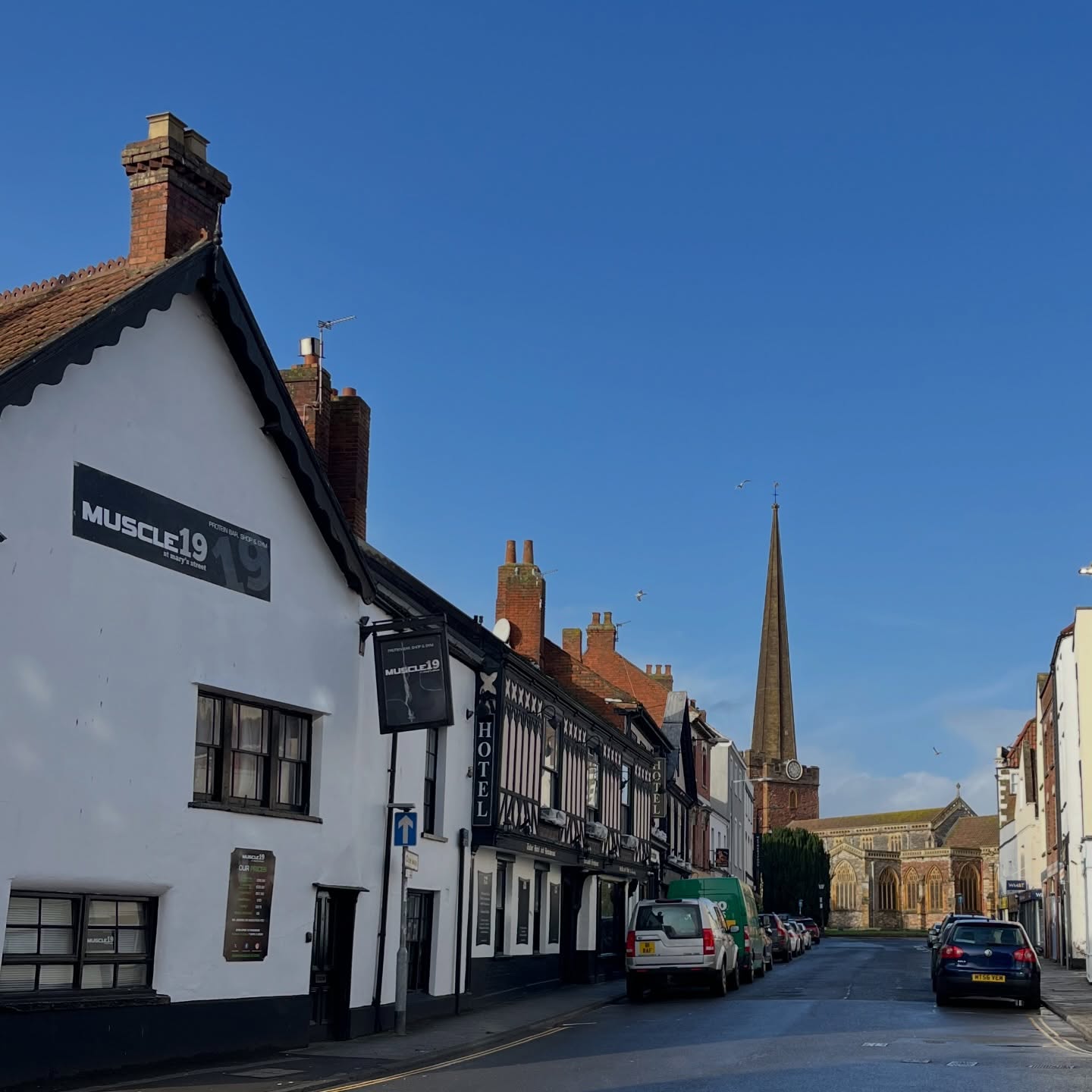 Blue sky at last - just a brief glimpse - after days of relentless rain 🌤️
A wander through nearby Bridgwater, where history still rises above the rooftops.
Back when the town was a thriving port, the tidal Parrett was a tricky passage for sailing ships — and the soaring spire of St Mary’s served as a vital navigation marker for those finding their way in.