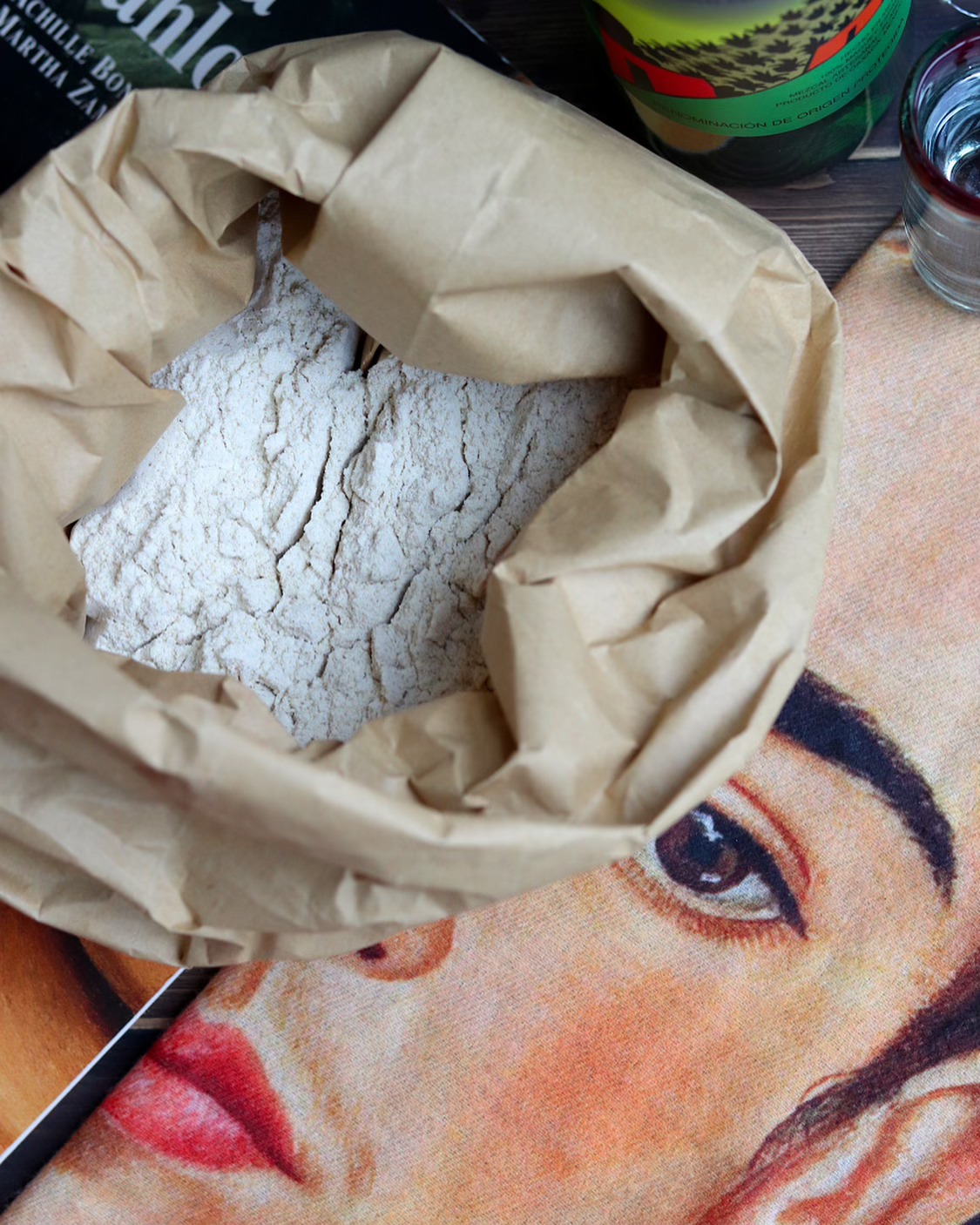 Da Alma Latina, volevamo creare una tortilla speciale con farine locali senza glutine di alta qualità. Grazie agli chef Daniele Rossi e Davide Damiano e alle farine del Molino Peila, è nata la nostra prima miscela esclusiva per tortillas.
Amiamo le tortillas, che sono ben più di un semplice pane: sono una tela su cui dipingere con gli ingredienti e la fantasia, un modo di mordere la vita. Sono pane piatto e cucchiaio insieme, una goduria pura, soprattutto senza glutine.
E con i vostri preziosi suggerimenti, continuiamo a migliorare verso il mix migliore di sempre. 🌽✨
PH @nordfoodovestest
#AlmaLatina #SenzaGlutineGourmet #SexyFood
#torinodamangiare #senzaglutinetorino