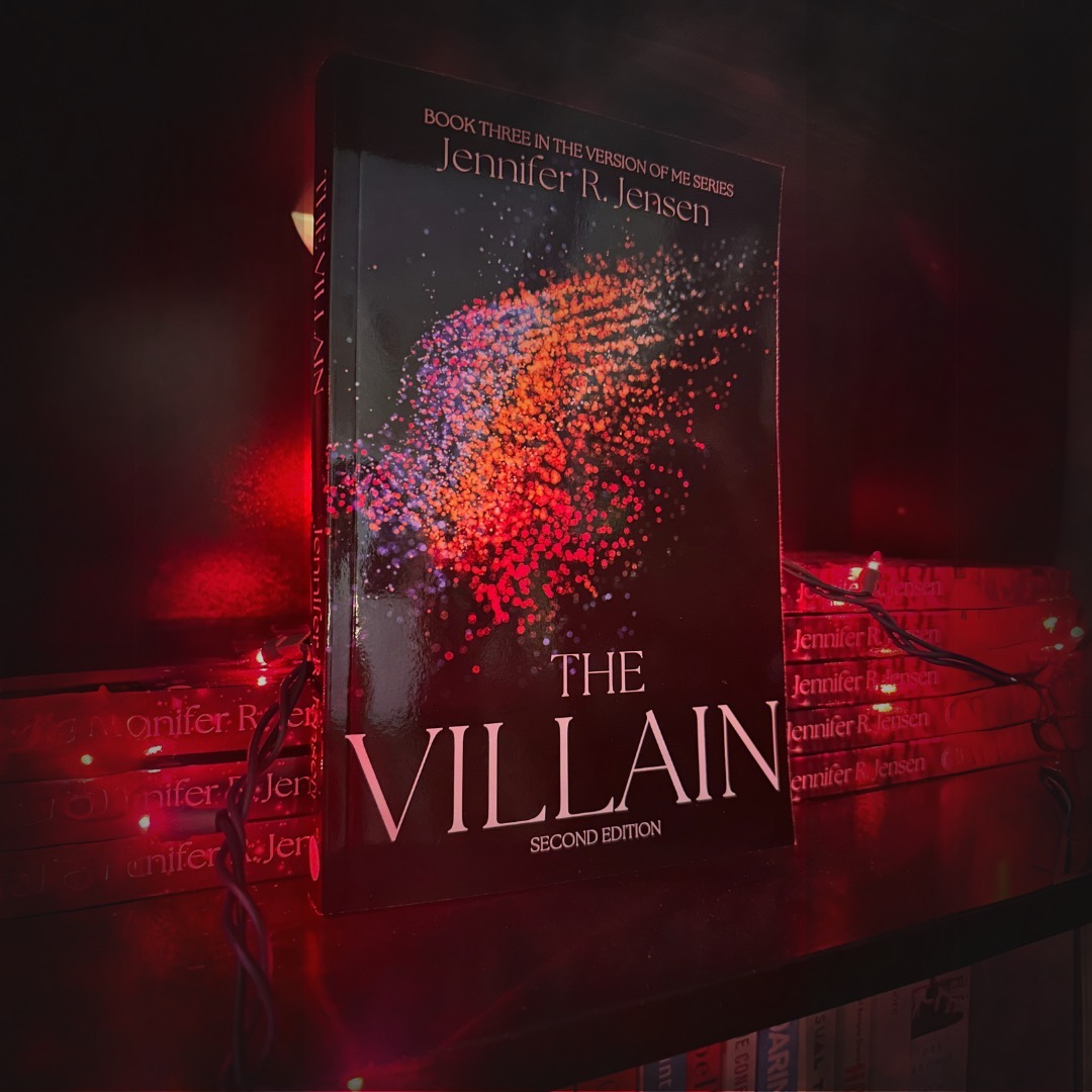 ✨It’s here!✨
The second edition of my third book, The Villain, released while I was in Japan. 🇯🇵 I ordered my copy as soon as I got back, and now it’s finally in my hands. There’s something so special about seeing it in print again. 📚💙
For those new to Harper’s story:
Harper uproots her life in search of a fresh start, but leaving her past behind proves harder than she imagined. As she faces old temptations and new challenges, she must decide what—or who—she’s willing to give up to rebuild herself and find peace.
Perfect for fans of emotional, character-driven fiction.
#TheVillain #SecondEdition #ContemporaryFiction #WomensFiction #RomanticFiction #BookishLife