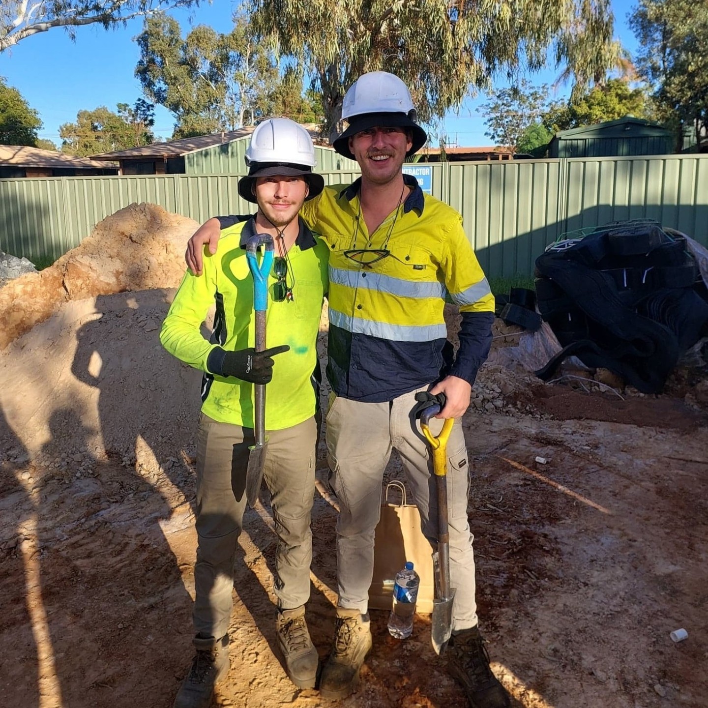 Just two dutch bros, planting some plants & making Australia a greener place, one seedling at a time! 👊🧡
#CivilPlanting #TreePlanting #Landscaping #ReplantingOurFuture