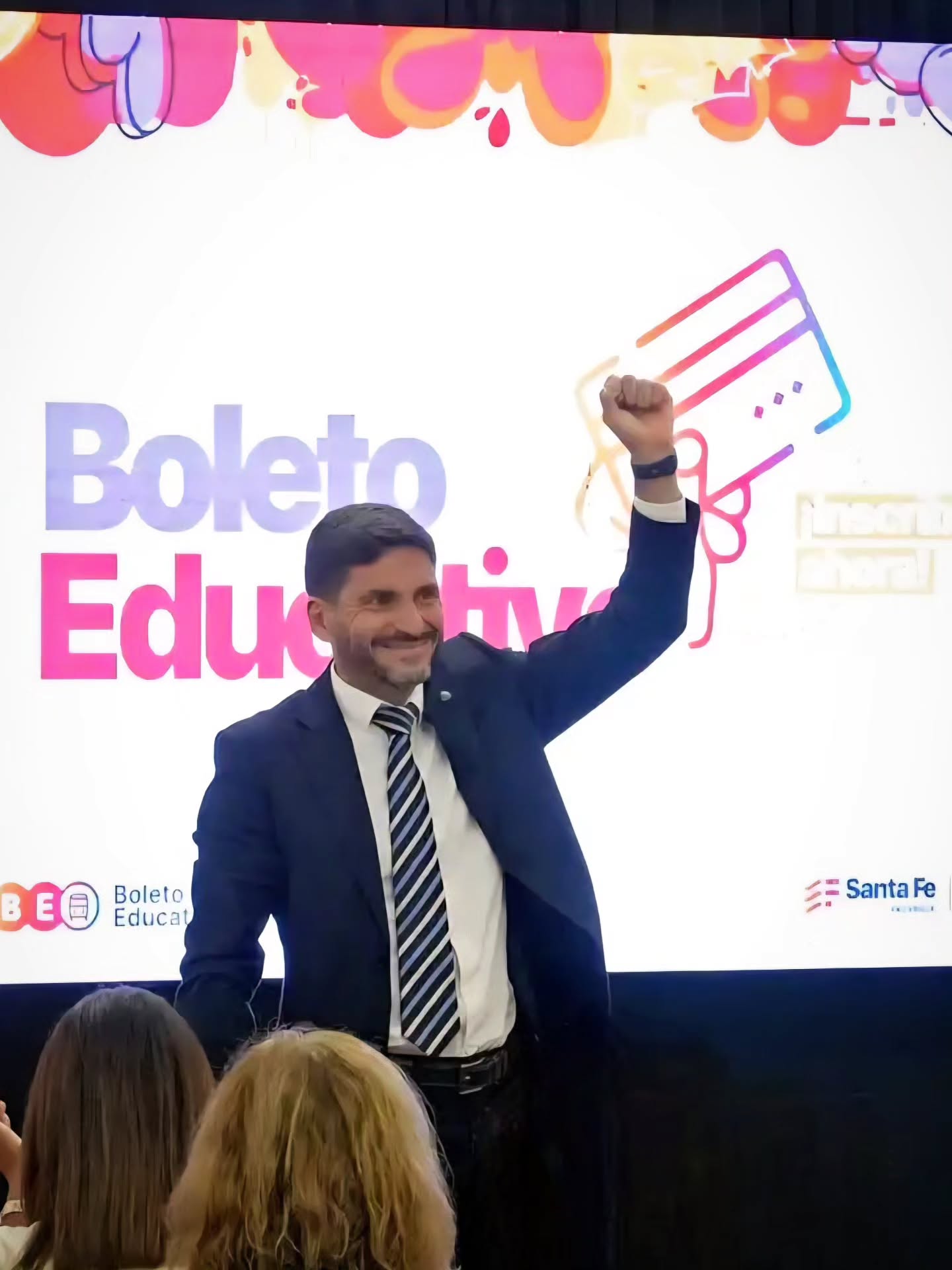 ¡Ya está abierta la inscripción al Boleto Educativo 2026! 🎒🚌
Desde el 2 de febrero, estudiantes, docentes y asistentes escolares pueden viajar para estudiar y enseñar en toda la provincia.
La educación es una prioridad y el acceso también. Inscribite 100% online en 👉🏼 santafe.gob.ar/boletoeducativo o desde la app Mi Santa Fe.
Apostamos a una educación accesible para todos.