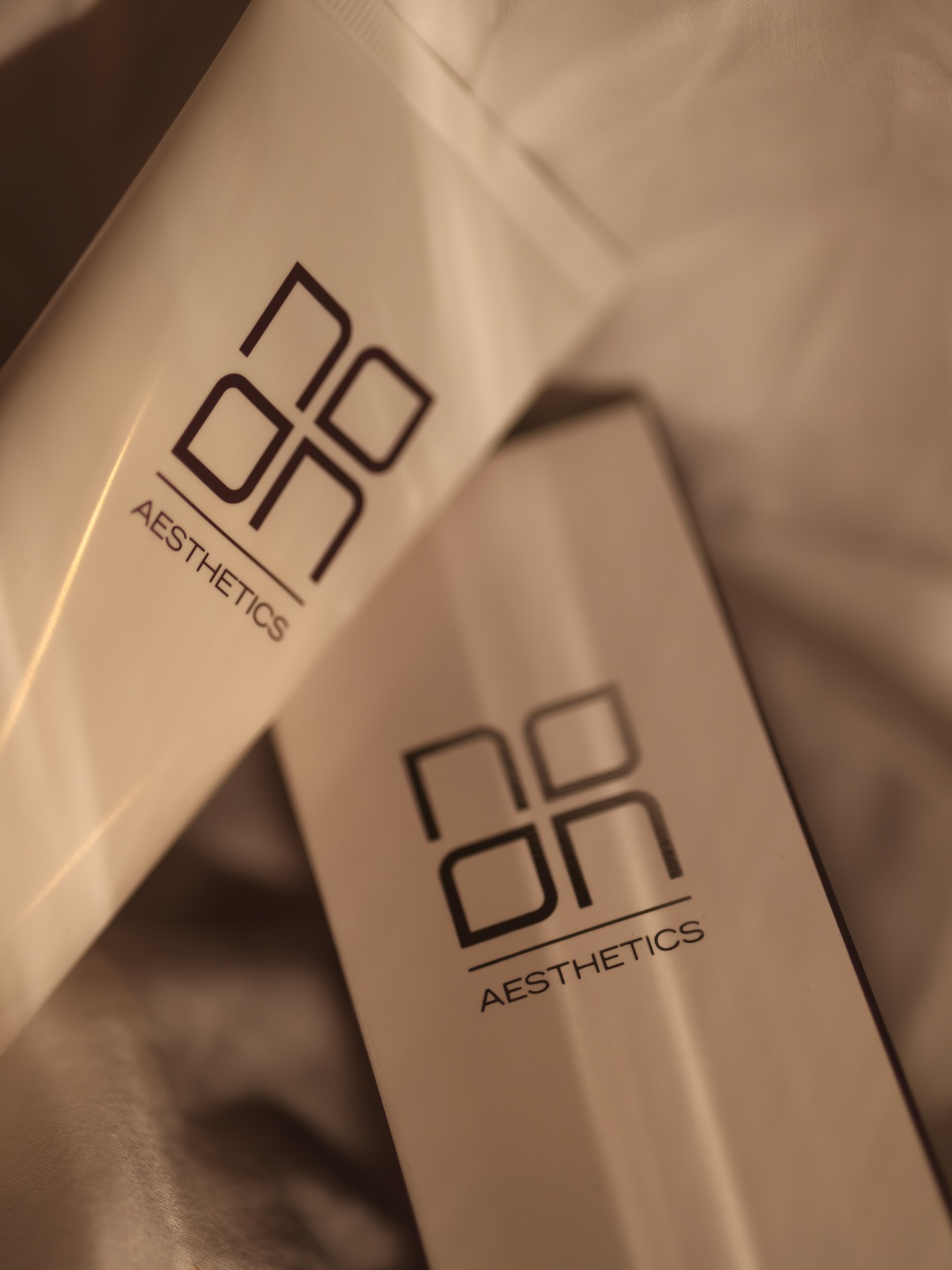 The reveal 😍✨ NOON Aesthetics’ new packaging has us in absolute awe. Same powerful, medical-grade formulas we trust—now wrapped in a sleek, elevated look we’re obsessed with. Proof that science and beauty can coexist perfectly.
New stock coming in-studio 👉🏼 15 Willis Road 📍Woodbridge | Never sold online
𝘔𝘺 𝘉𝘦𝘢𝘶𝘵𝘪𝘲𝘶𝘦
📧info@mybeautiqueinc.com
☎️416 399 6388
🖥️www.mybeautiqueinc.com
#noonaesthetics
#skincare
#medicalgradeskincare
#exclusive
#skin