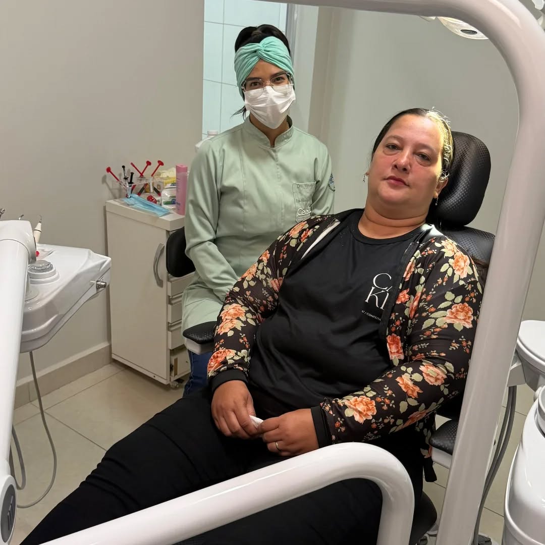🦷 Novidade no SINDMASSA MS: Atendimento Odontológico na Sede Central, em Campo Grande, MS!
É com muita alegria que iniciamos hoje (27/01/2026) os atendimentos em nosso novo consultório odontológico na Sede Central em Campo Grande.
Um espaço moderno pensado para cuidar do sorriso de quem constrói o nosso estado!
⚠️ IMPORTANTE: O benefício é EXCLUSIVO para associados e seus dependentes.
Confira como garantir o seu horário:
🗓️ Dias de Atendimento (Dentista):
Terça, Quarta e Quinta-feira.
📝 Agendamento (Secretaria):
De Segunda a Sexta-feira, das 08h às 17h.
📲 Contato para Agendar (WhatsApp):
(67) 99833-8399
⚠️ Atenção: Este número recebe SOMENTE MENSAGEM (não atende chamadas).
📍 Local: Sede Central SINDMASSA MS
Av. Júlio de Castilho, 468 - Vila Sobrinho, Campo Grande - MS.
Cuide da sua saúde bucal com a gente! Envie sua mensagem e agende.
#SINDMASSAMS #SaúdeBucal #BenefícioExclusivo #Associado #CampoGrandeMS VilaSobrinho Odontologia SindicatoForte