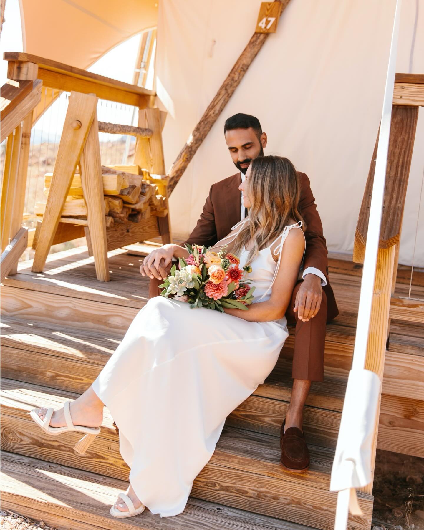 No rush. No rules. Just a cozy start to their elopement. Getting ready together at Under Canvas before heading into Zion to say I Do 💍
