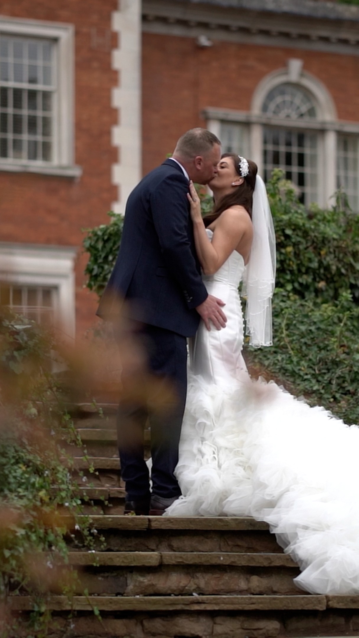 How beautiful is @eaves_hall in the autumn🍂 An ideal setting for Fiona and Matthew to celebrate in style with their girls.
This is just a snippet of their day which was such a relaxed and intimate vibe, with just a touch of drama added by Fiona's incredible train! 💃
Congrats to the Harmans and finally tying the knot!!🥰
#weddingfilm #ribblevalleywedding #eaveshallwedding #weddingtrailer #lancashireweddingvideographer #manchesterweddingvideographer #autumnwedding