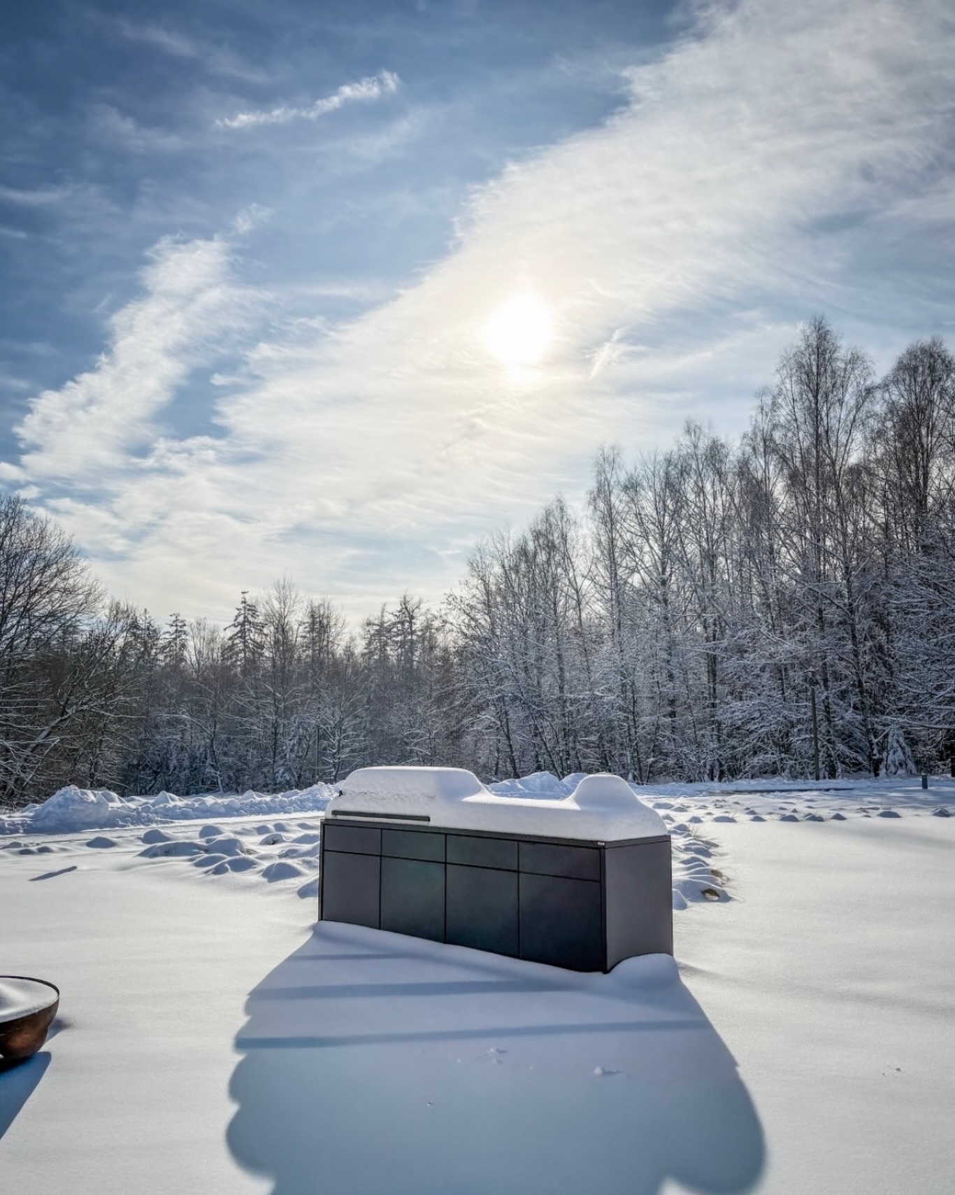 Still there ❄️
Aneb zimní pozdrav z Německa. A důkaz, že sníh venkovním kuchyním @cubicoutdoorliving nep