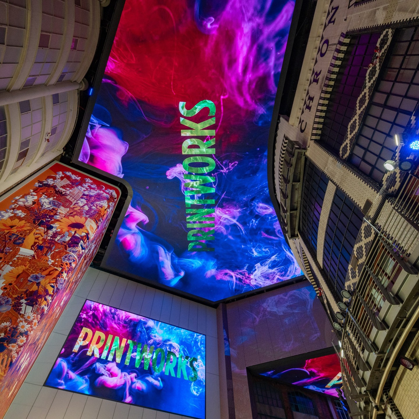 I recently worked on 5 animations for the absolutely amazing digital screen at the Printworks in Manchester. Printworks re-launched with a £21m refurbishment - I worked with the team at Flipbook Studio who are responsible for the VFX on 'Inside no 9' and 'Robin and the Hoods' and composed bespoke music and sound ranging from Sci-Fi creepy film score to Epic Asteroid exploding sound design!
The ceiling is really something to behold so make sure you get down there!
#soundtrack #filmscore #musiccomposer #musiccomposition