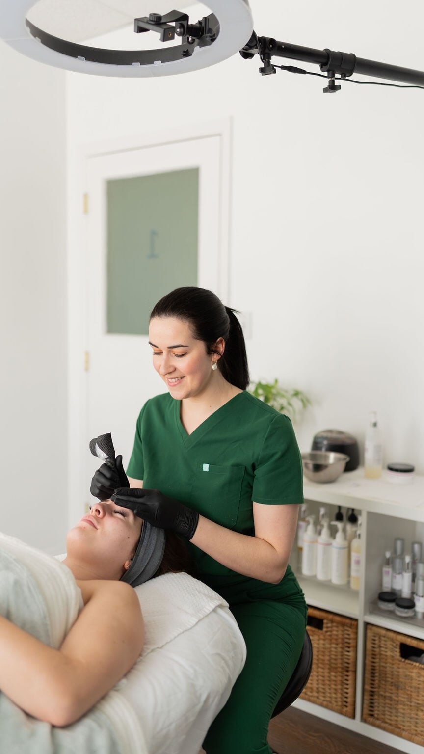 Microchanneling (microneedling) is a game-changing skin treatment that creates tiny channels in the skin, stimulating your body’s natural collagen and elastin production.
This helps reduce fine lines, acne scars, uneven texture, and overall dullness, giving you smoother, healthier, glowing skin.
✨ Bonus: Consistency is key! That’s why we offer treatment packages:
3 sessions = $75 off
6 sessions = $300 off
Whether you’re looking to refresh your skin or tackle stubborn texture and scarring, microchanneling can help you get there. Book your spot and start your journey to your best skin yet!
#yegmicroneedling #microchanneling #yegbeauty #yegfacials