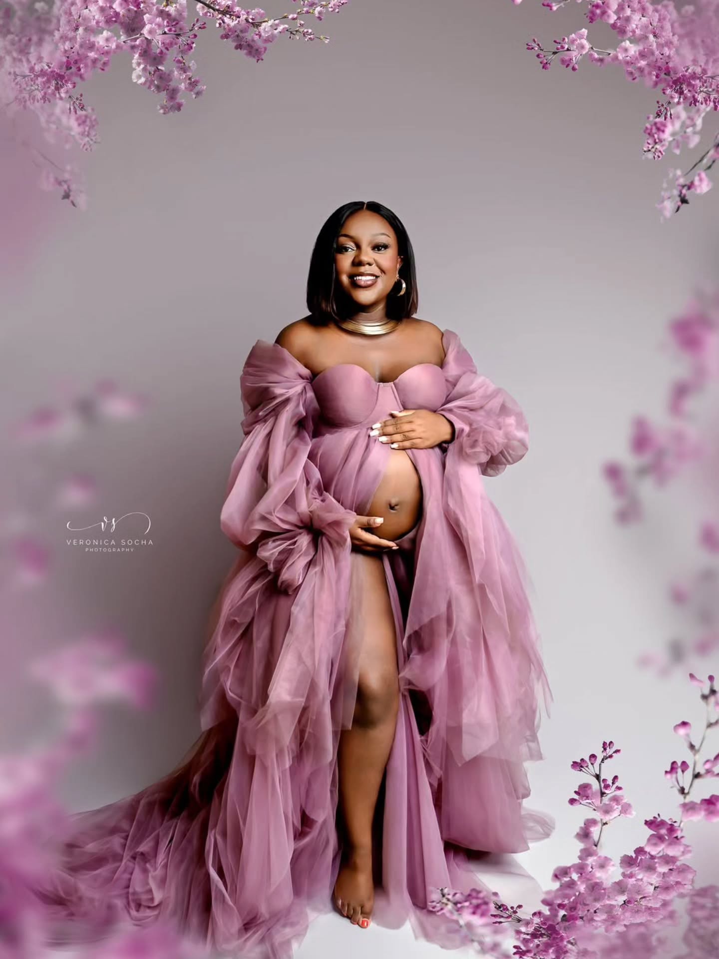 A maternity photoshoot is more than just a few beautiful images — it’s an experience designed to celebrate you during one of the most meaningful stages of your life.
Many expectant mums tell me they almost skipped maternity photos because they felt unsure, camera-shy, or “not ready yet.” What they often don’t realize is that maternity sessions are carefully planned to make you feel comfortable, confident, and beautifully supported from start to finish.
From choosing flattering gowns and soft fabrics to gentle posing that highlights your bump and natural glow, every detail is guided. You don’t need to know how to pose or worry about what to wear — that’s all part of the experience.
Timing also plays a key role. The ideal window for a maternity session is between 25 and 34 weeks of pregnancy. Your bump is well defined, energy levels are usually better, and we still have flexibility if baby decides to arrive early.
Booking in advance gives us:
✔ Time to plan styling and creative details
✔ Better availability in the calendar
✔ A relaxed session without last-minute stress
Pregnancy changes your body in remarkable ways, and while this season may feel long now, it passes faster than expected. A maternity photoshoot ensures this chapter isn’t forgotten — it’s preserved with intention and care.
If you’re expecting, now is the perfect time to start planning.
📍 Maternity photography in Swindon
📩 Advance booking is highly recommended
____________________________________________
📸 https://www.veronicasphotography.com/contact
#MaternityPhotography #SwindonPhotographer #VeronicaSochaPhotography #MaternitySession #MotherhoodJourney PregnancyMagic SwindonMums FineArtPhotography MaternityGl