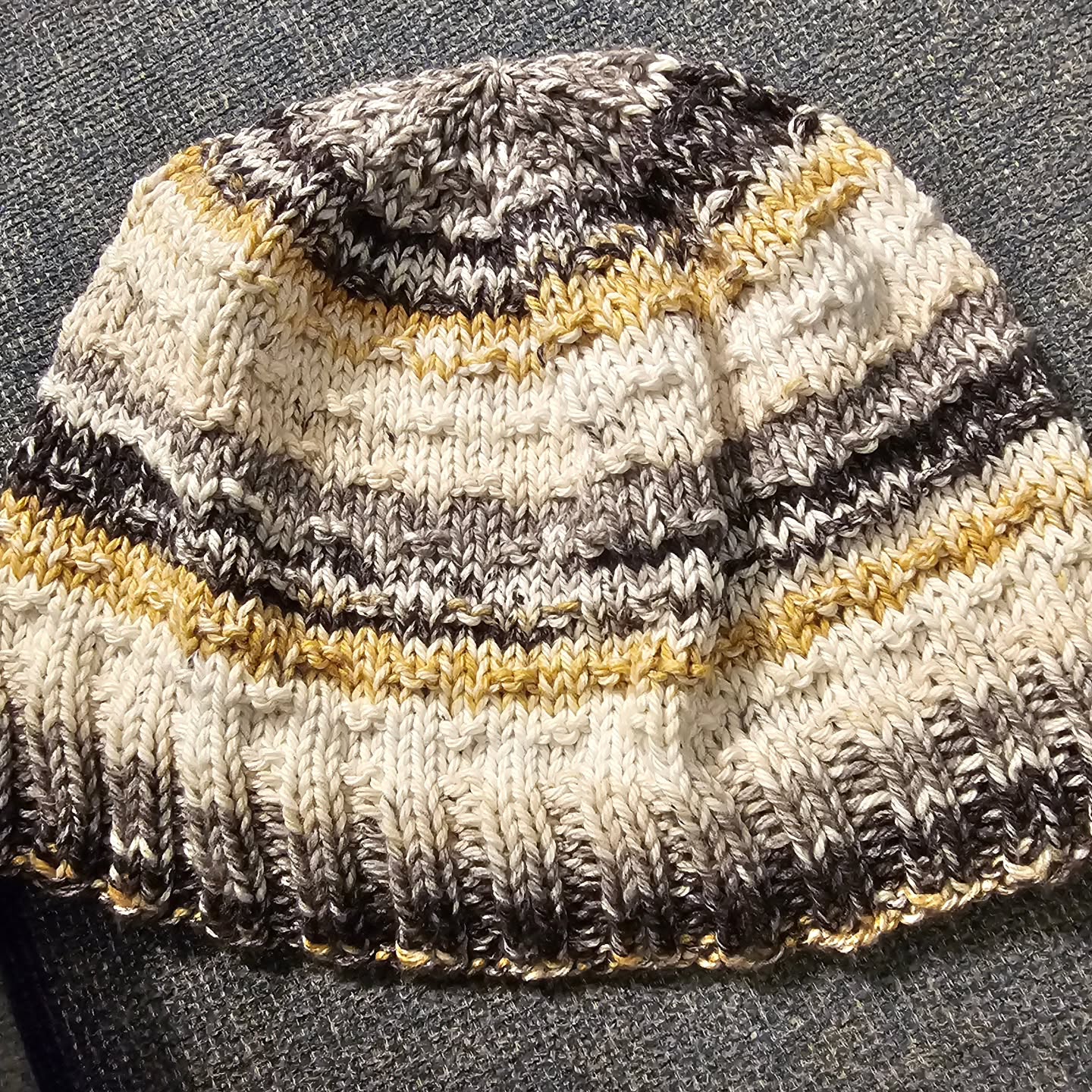 My next hat is done! This is the Cobblestones hat pattern, free on Ravelry, by Susie Gourlay.
I am running so low on worsted weight cotton now! My stash is looking so much healthier!!
#charity #knithat #handmade #cobblestones #artisan