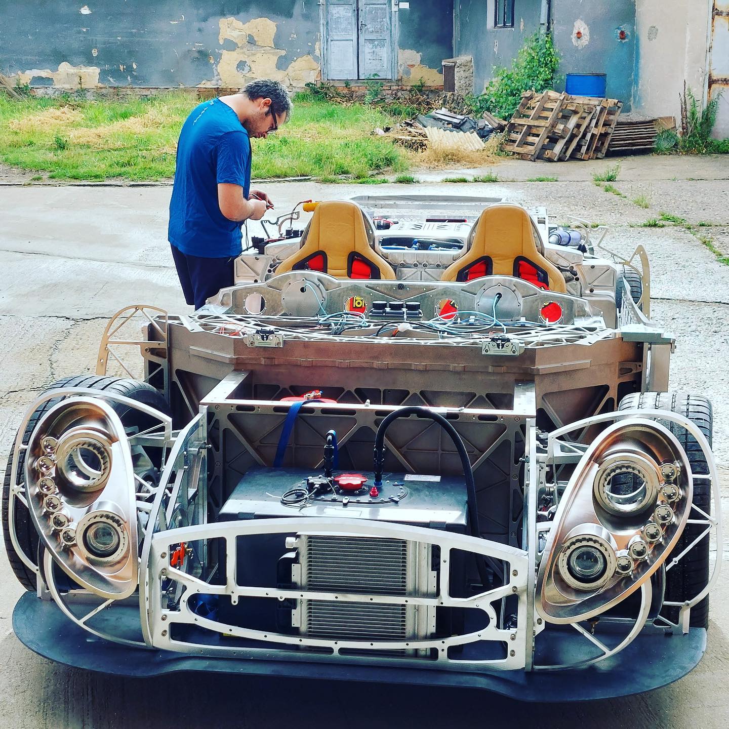 Checking connections getting ready to fire it up!! #corbellati #missile #corbellatimissile #barchetta #coupe #targa #weapon #hypercar #hypercars #supercar #supercars #luxury #luxurycars #jewelry #handmade #fast #fastestcarsintheworld #records #record #unique #billet #machined #cnc #carbonfiber #carbonfibre #prepreg #becauseracecar #custom #custommade