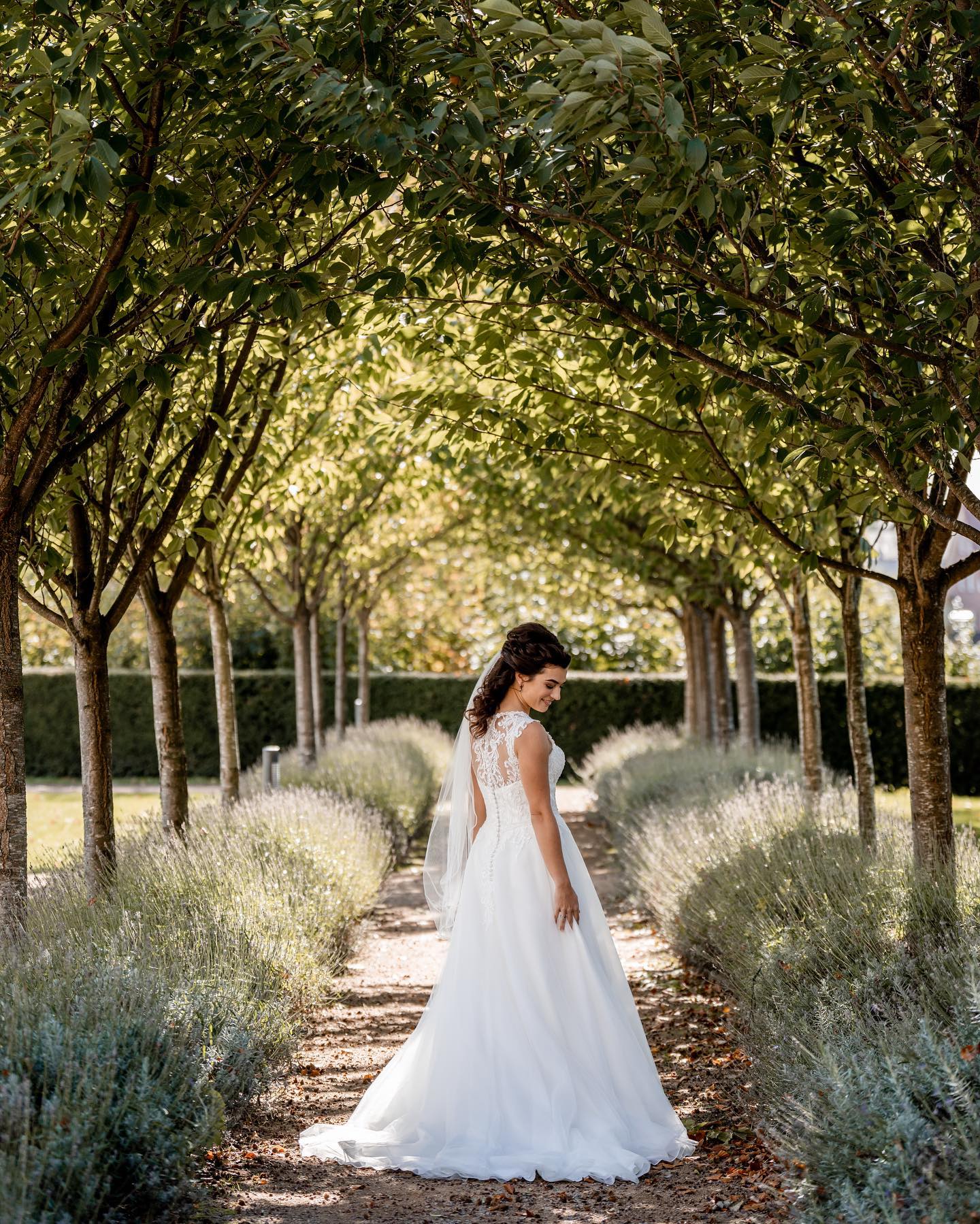 "Liebe Brautpaare,
wir haben noch wenige Termine für 2023 verfügbar. Wenn ihr auf der Suche nach professionellen und zeitlosen Fotos von eurer Hochzeit seid, dann meldet euch gerne bei uns. Schreibt uns eine Nachricht, um euren Hochzeitstermin zu reservieren. Wir freuen uns darauf, von euch zu hören!"
www.Lichtgestalt-Schreer.de #Hochzeitsfotograf #wedding #hochzeitsfotografie #weddingphotographer #weddingphotography #Hochzeit #Hochzeitsportraits #hochzeitsshooting #hochzeitmelle #weddingdress #bielefeld #Osnabrück #Hochzeitstag #Melle #Kirche #Trauung #kirchlicheTrauung #Germany #Reportage #hochzeitosnabrück #bestwedding #Verlobung #Braut #Bräutigam #Photography #Foto #Fotograf