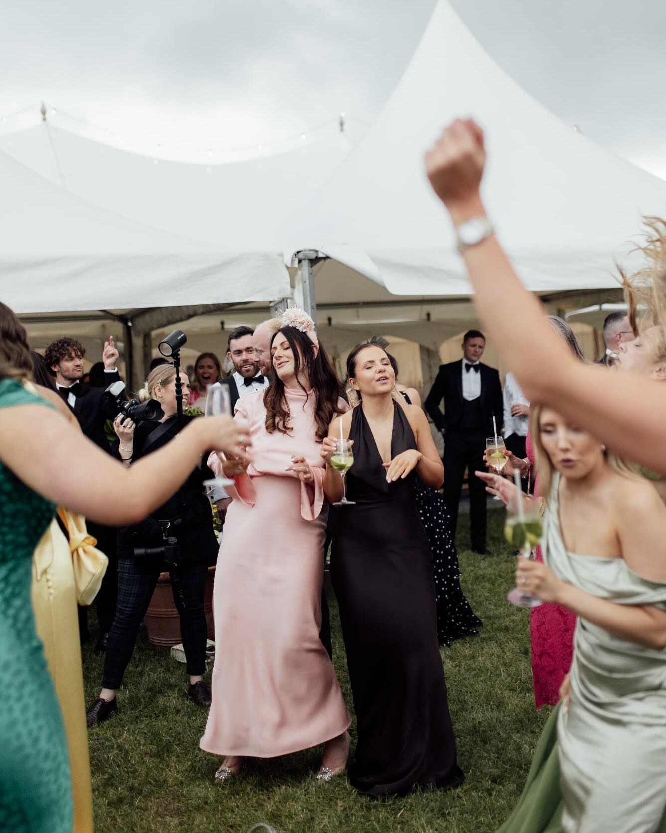 Roll on the longer days of sun when you and your guests can dance in the garden at a cocktail hour πΈ
Inquire now to check availability for 2026/27 π Limited availability
MUA: @alishaheapmakeup
Hair: @gemmaworthhair
Videographer: @owvideographers
Dress: @thewhitecloset @newhite_bridal
Shoes: @aminamuaddi
Florist: @velvet.peony
Confetti: @confettibee_uk
Suits: @houseofcavani @gieveslondon
Music: @backchatbrass @thesinarthur @bluelionband
Cake: @blossom_bakery_wrexham
Catering: @plumage_catering
-
www.oliviaamyphotography.com
-
-
#yorkphotographer #yorkphotography #ukphotographer #wedding #weddingphotographer weddingphotography blacktie ukweddingphotographer yorkweddingphotographer yorkshireweddingvenue yorkshireweddingphotographer ukweddingphotography luxuryweddingphotographer