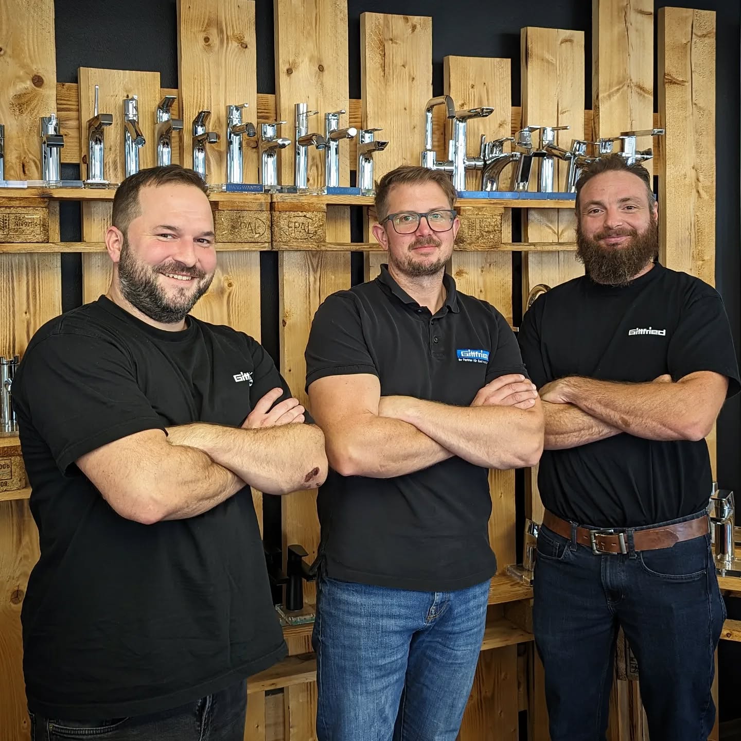 Team Gittfried 💪🏻
#gittfriedkarlsfeld #gittfried #sanitärheizung #teamgittfried #karlsfeld #teamplayer #sanitärheizungklima #fachgroßhandel @meinkarlsfeld @unser.dachau @dachauhandelt