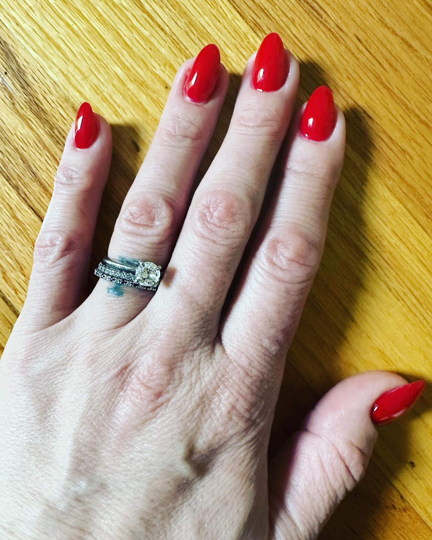 #red #madamglam #polishchange #pasxanails2023 #youngnails #ακρυλικά_νυχάκια💖💖💖