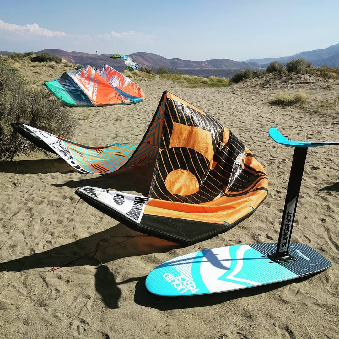 First time having fun on a Hydrofoil for Shandor. Riding a Liquid Force Happy Pill with Slingshot Hoverglide foil being pulled by #liquidforcekites Solo 9m on a steady 14mph day.