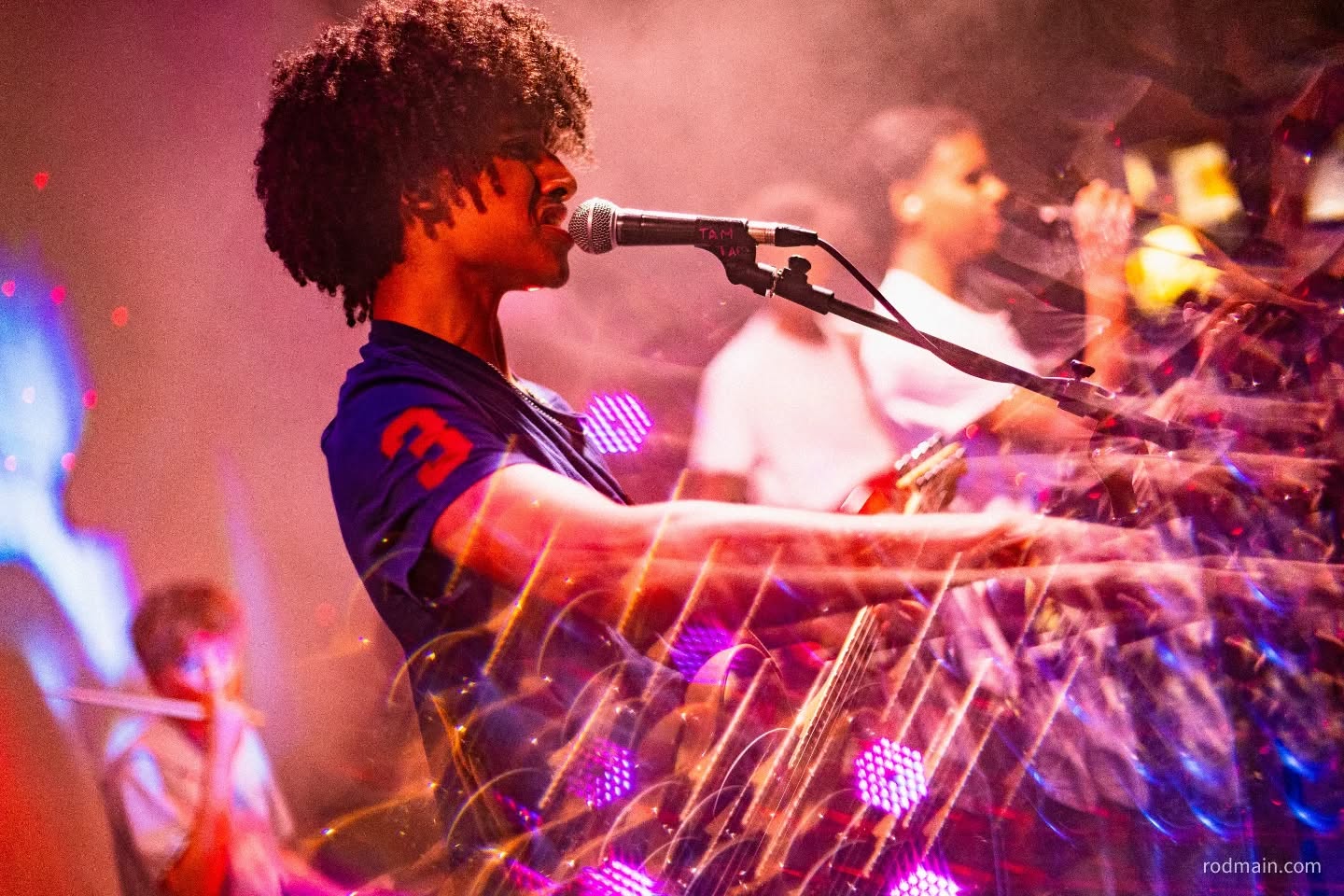 Loving these awesome photos of our 2 young bands 'Bluezd' & 'Bunch Of Noise' created by @iamrodmain (Bluezd in colour ) & @bridiefilm ( BunchofNoise monochrome) from the @templeartmusic stage at @jom_junior_open_mic gig last week!!!🔥🔥🔥Thanks so much for these!
#powerjambands #bluezd #Bunchofnoise #bandphotos #teenbands