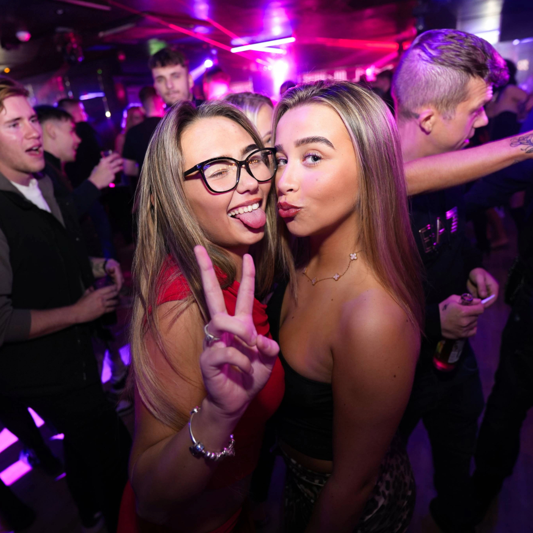 📍 Location: @ovationnightclubmaidstone 🌴
#nightclub #nightlife #goodvibesonly #nightout #nightvibes #partyvibes #partypeople #clublife #bottleservice #clubphotography