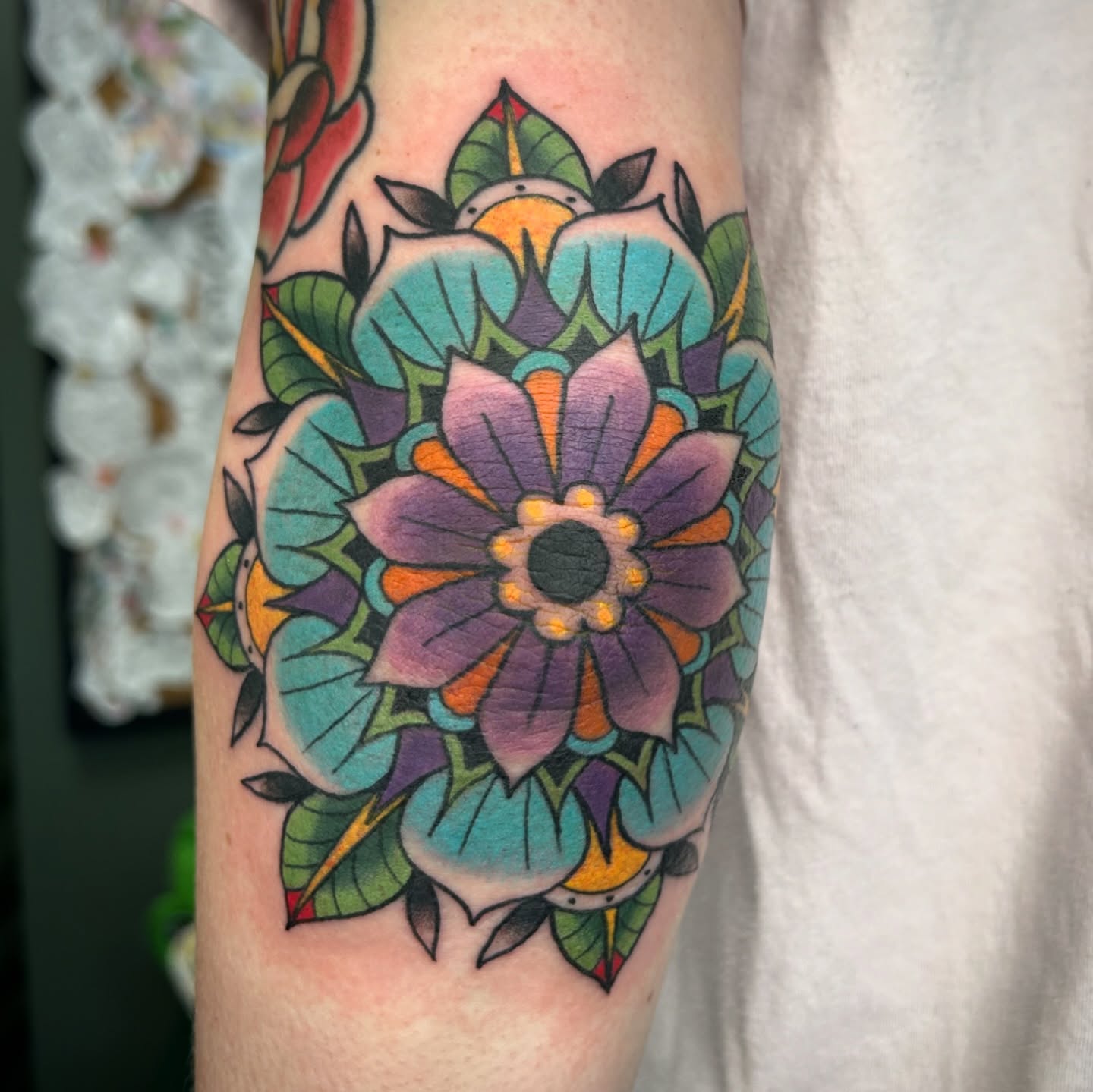 Do you ever make a post and save it to your drafts and then forget to post it? Yea, me too 🥲 thank you @bethyloh for getting these!! 💖
.
.
.
#mandalatattoo #ghosttattoo #elbowtattoo #pghtattooartist #pittsburghtattooartist