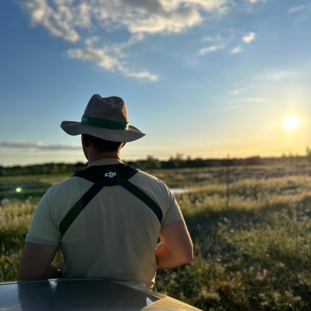 Sol cayendo, drones volando, futuro creciendo.
#AGRODRONESHN
#agrodrones
#DJI