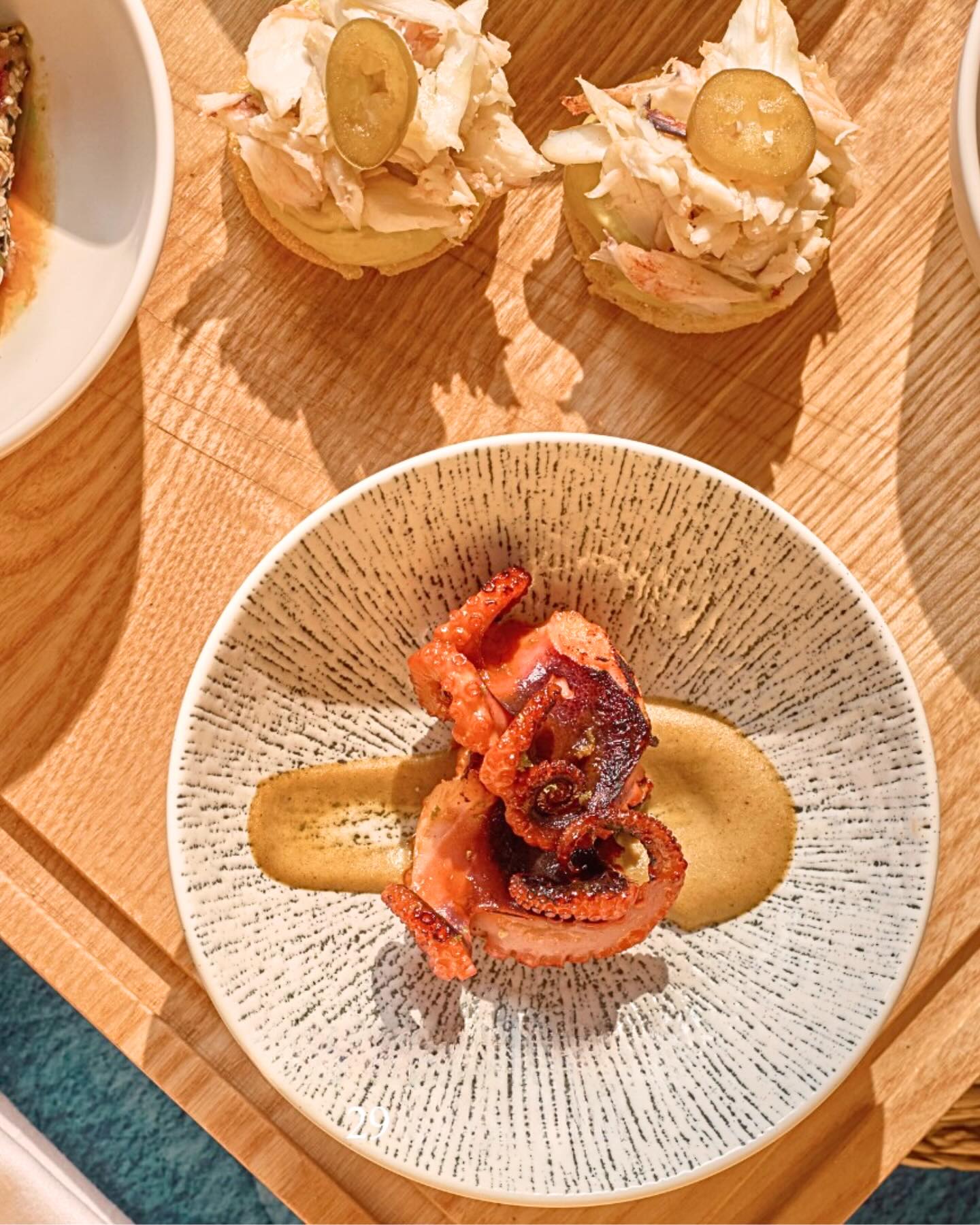 When the plates match the vibe 🍽️ Our Linea in Blanc tableware collection has found a perfect home at the JW Marriott Cam Ranh Bay Resort & Spa. It’s designed to be quietly elegant, so the food and the view can really shine.
Collection: Linea by Don Bellini
📷: @jwmarriottcamranhbayresort
#donbellini #porcelain #tableware #hotelware #luxurytableware