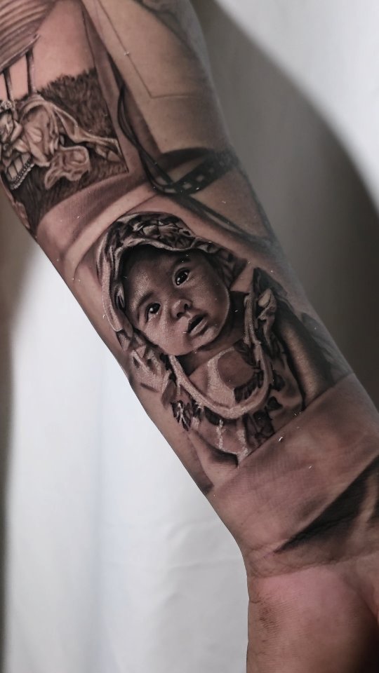 Two Polaroid micro portrait tattoos added to this project!