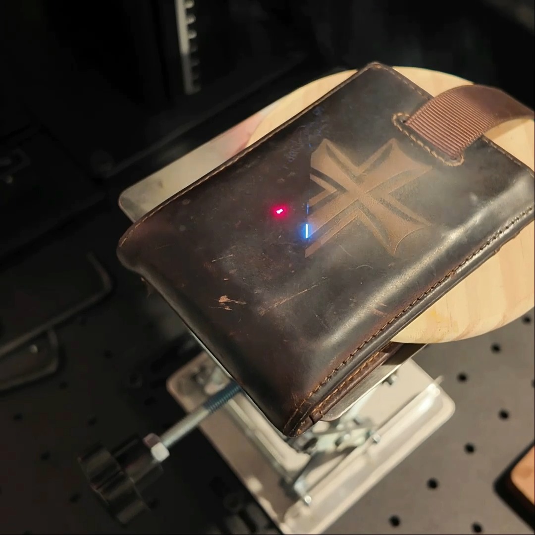 Old wallet meets new Laser! #laserengraving #laser #ComMarker