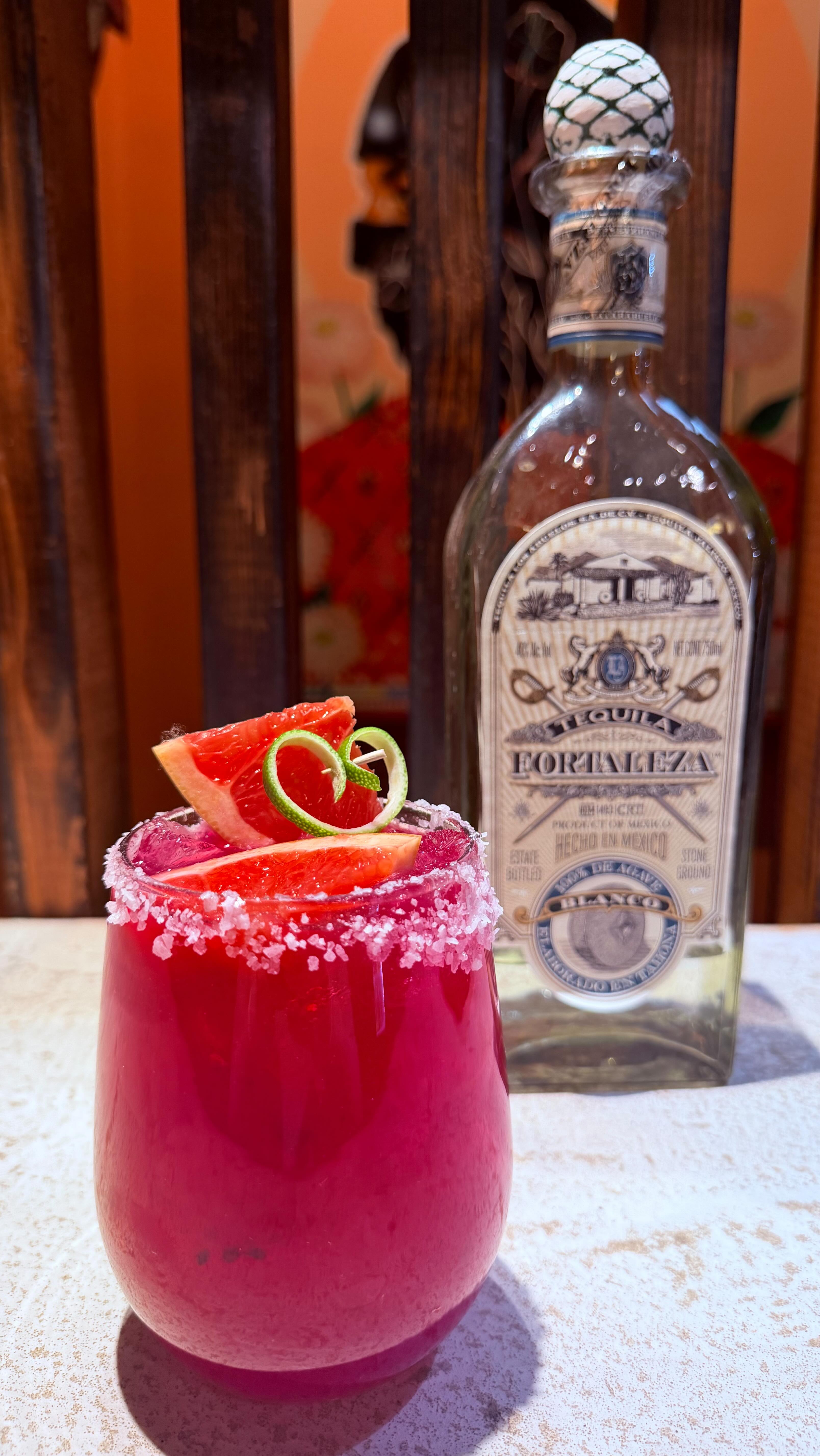 Valentine’s Margarita 🌼💖
Remember that kisses are like tequila, you should ask for double.
#tequila #mexicantradition #rojogusano #ravenswoodvibes #tacoandtequila