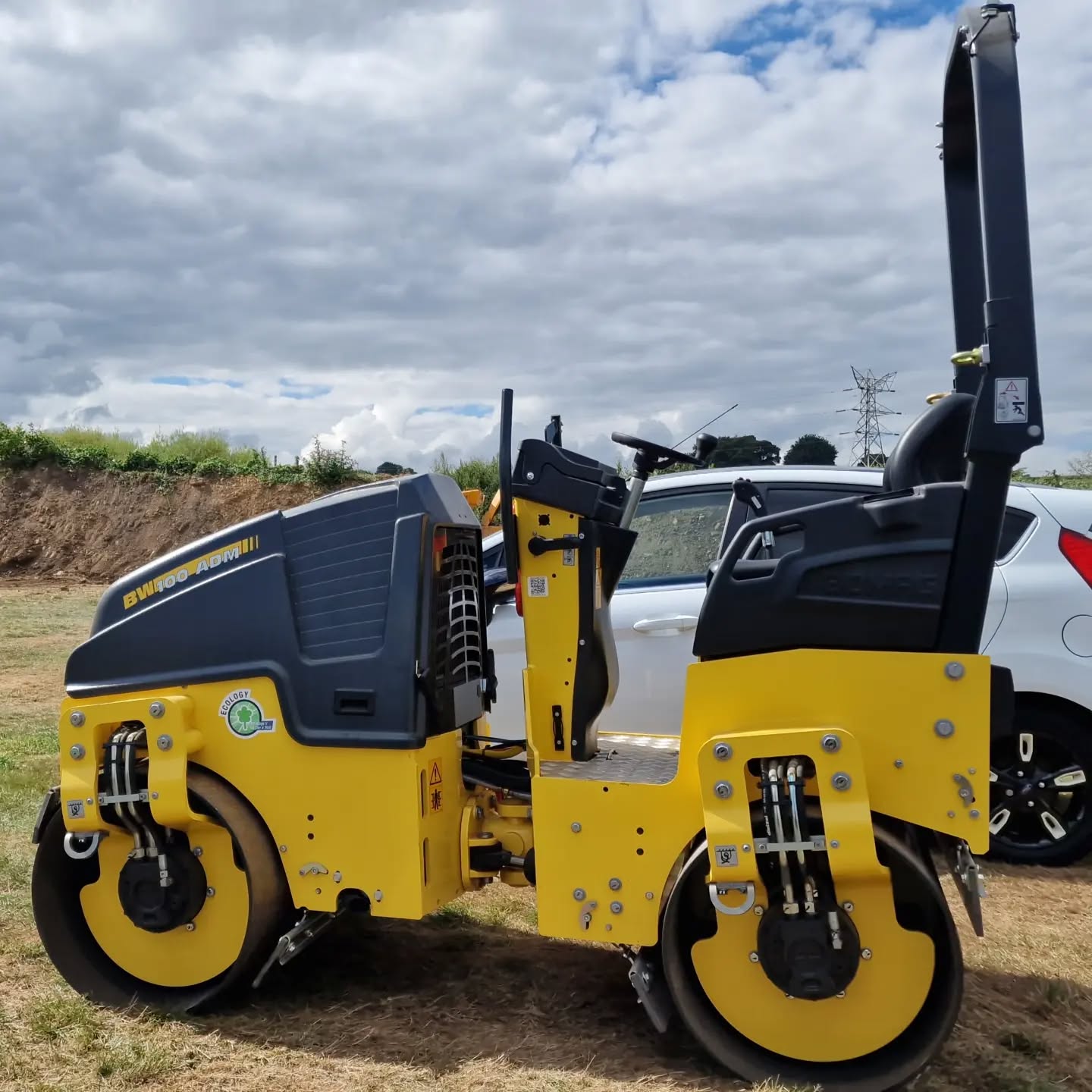 New tool Tuesday 😍
www.atkinsonsurfacing.co.uk
#bomag #bomagroller