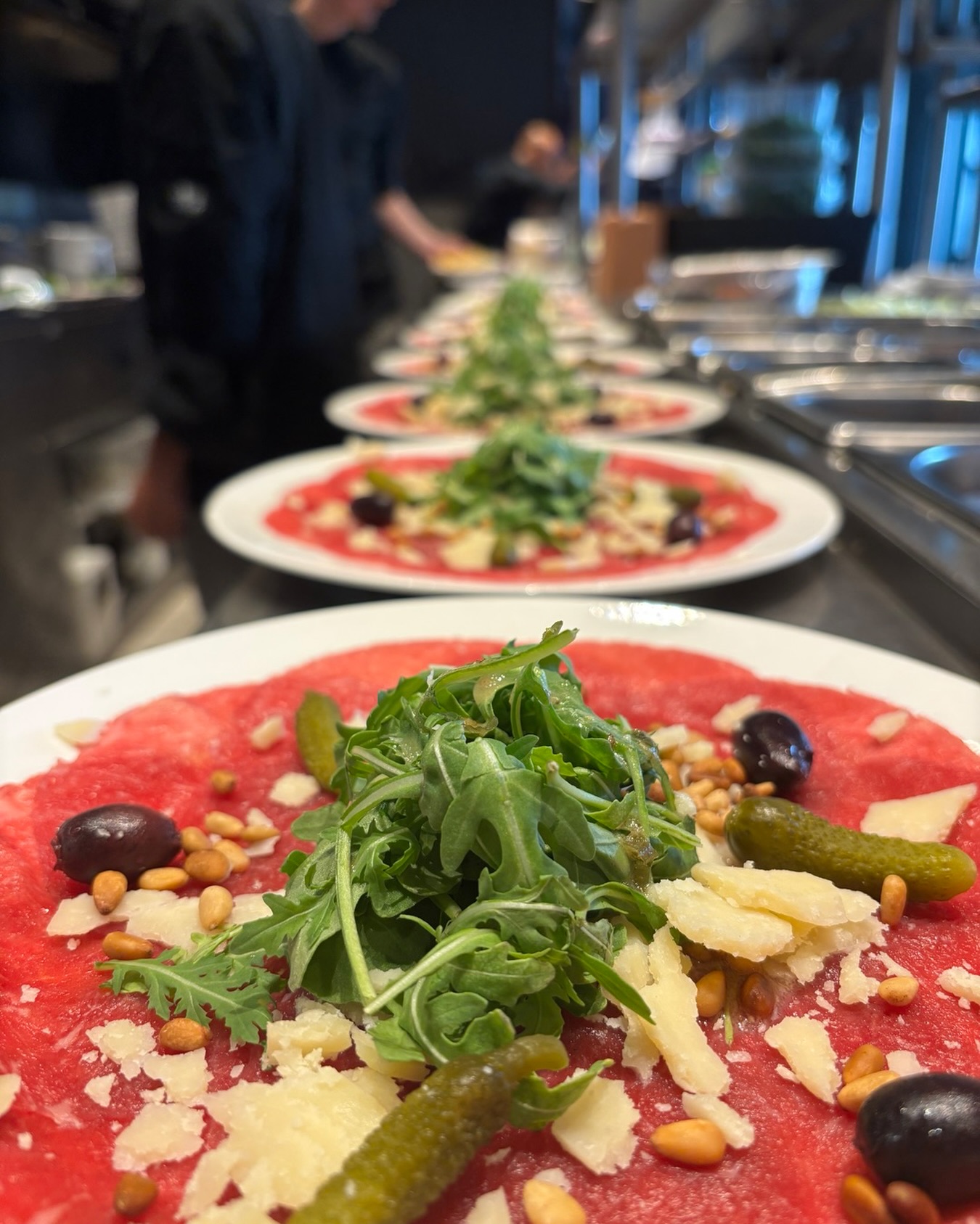 Carpaccio: een vaste favoriet op onze kaart.
Altijd goed. Altijd Gauchos.
❓Team truffel of klassiek?
#triviathursday #gauchosgrill #carpaccio #favoriet #foodfacts