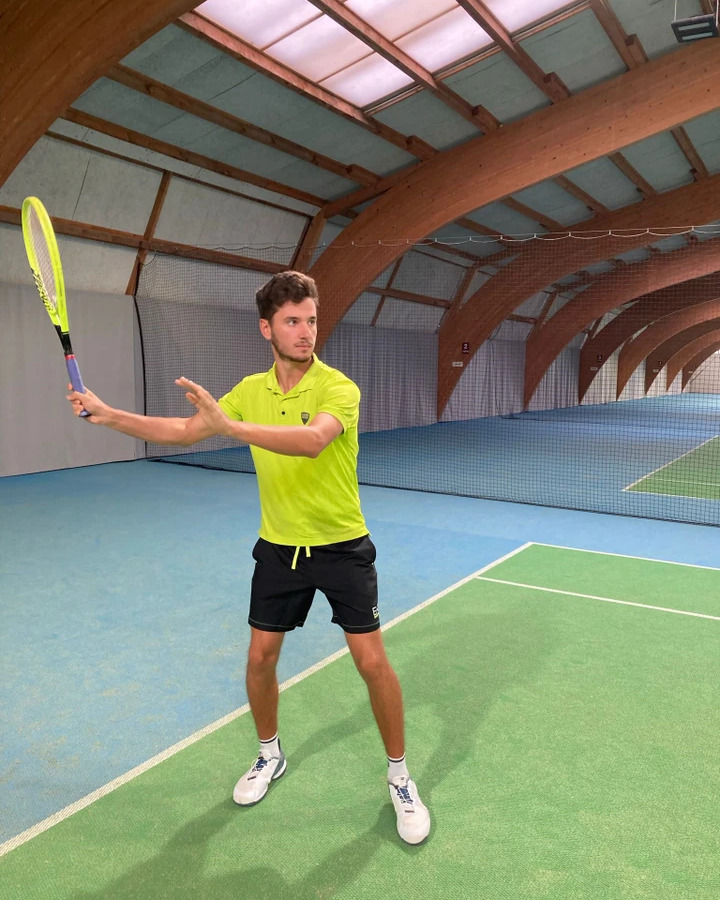 Herzliche Gratulation an Daniel zum bestandenen Trainer B Diplom von Swiss Tennis. Viel Spass und Erfolg beim Anwenden der neu erworbenen Fähigkeiten.
@daniel_gitzl