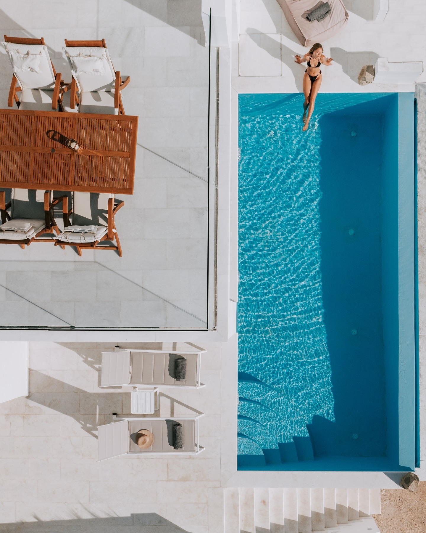 Villa Logaras, Paros.
#architecturalphotography #realestatephotography #parosvillas #interiorphotography #parosisland⚓️🌊🌞 #parosphotographer #dronephotography #aerialphotography