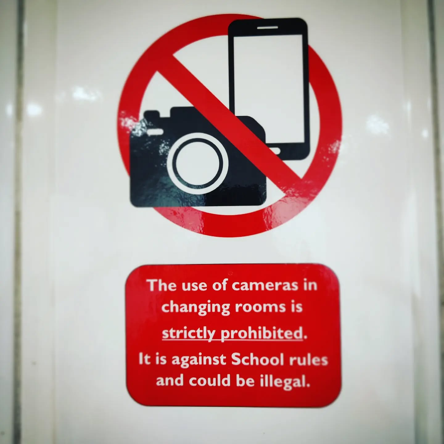 Which is the worse crime: illegal photography or egregious capitalisation?
.
#CrimesAgainstCopywriting #Copywriting #BadCopywriting #BadCopy #Illegal #IllegalPhotography #WillIGetArrestedForThis? #CallTheCops