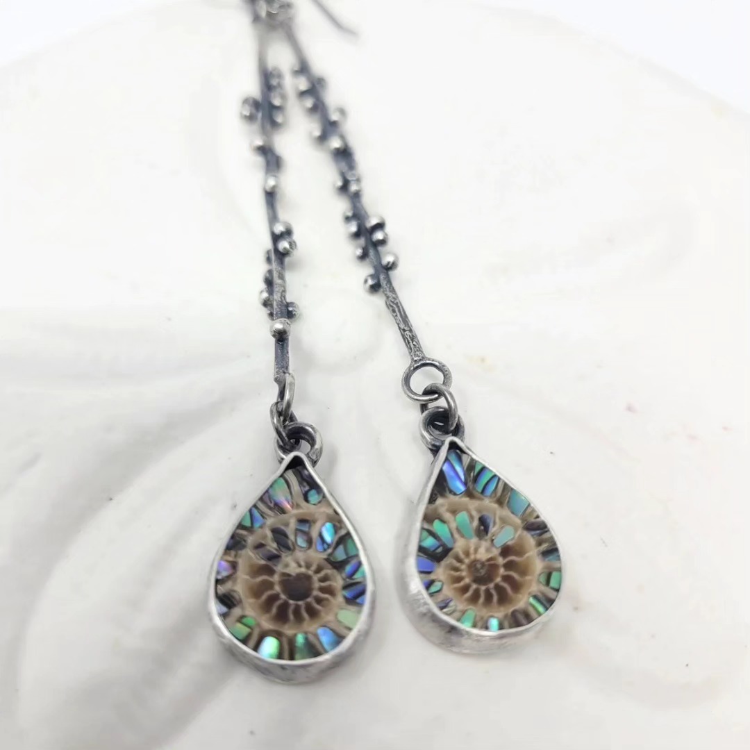 New Ammonite with Abalone inlay earrings coming to the website next week as part of the Longing For The Beach collection currently in Rhode Island with @maaikephoto ๐
#InsideMyLocket #Handmadeisbetter