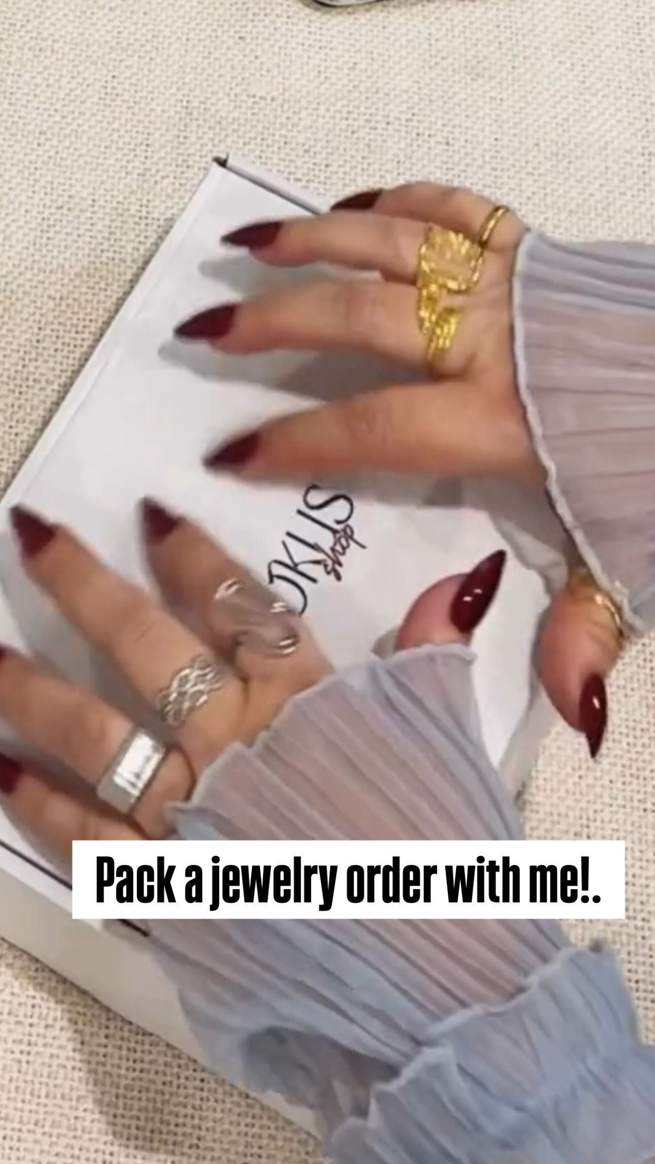 Pack a jewelry order with me!.
#gokusjewelrypackaging#packwithme#packanordertogether#goldjeweilery #womanownedbusiness