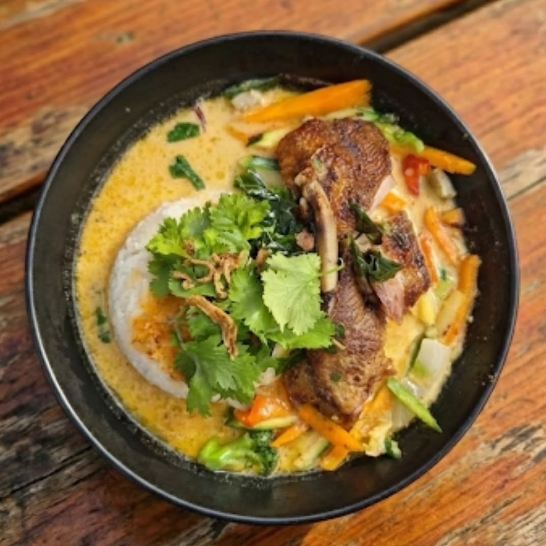 Sri Lankan Roast Duck Curry, fresh pineapple, veg, sambal, herbs & rice. One of our OG classics. #dinner #whitianga #duckcurry